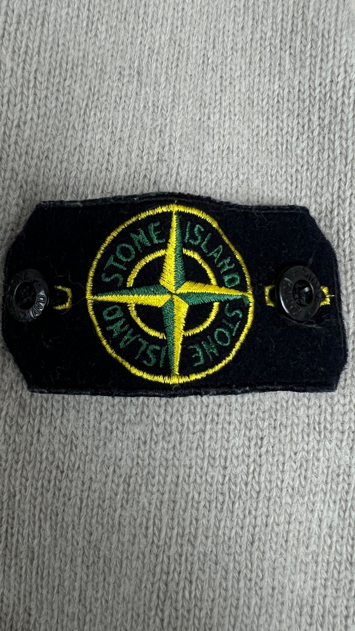 Pull en laine Stone Island crème taille S - détail