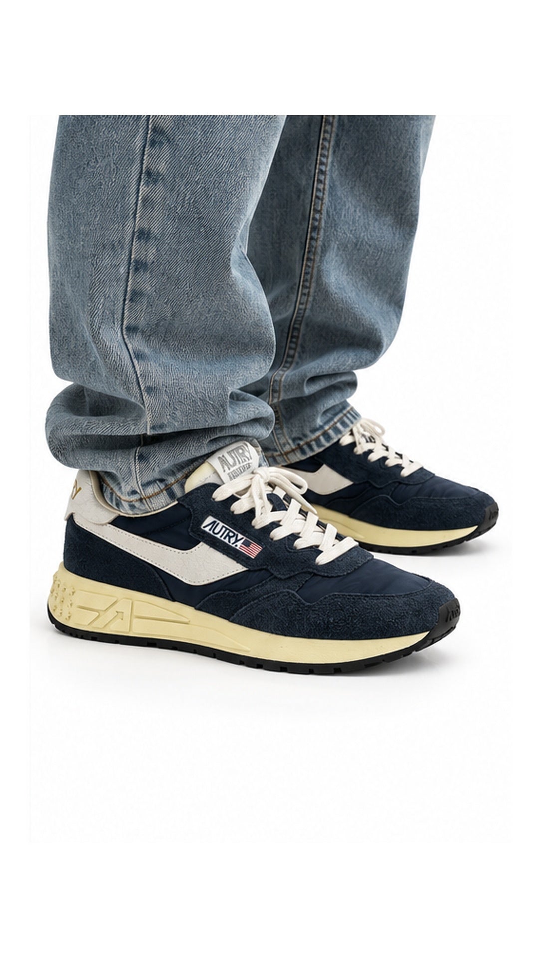 Sneakers Autry Reelwind Low Nylon Bleu Space bleu, détail matière et finitions — vue 4