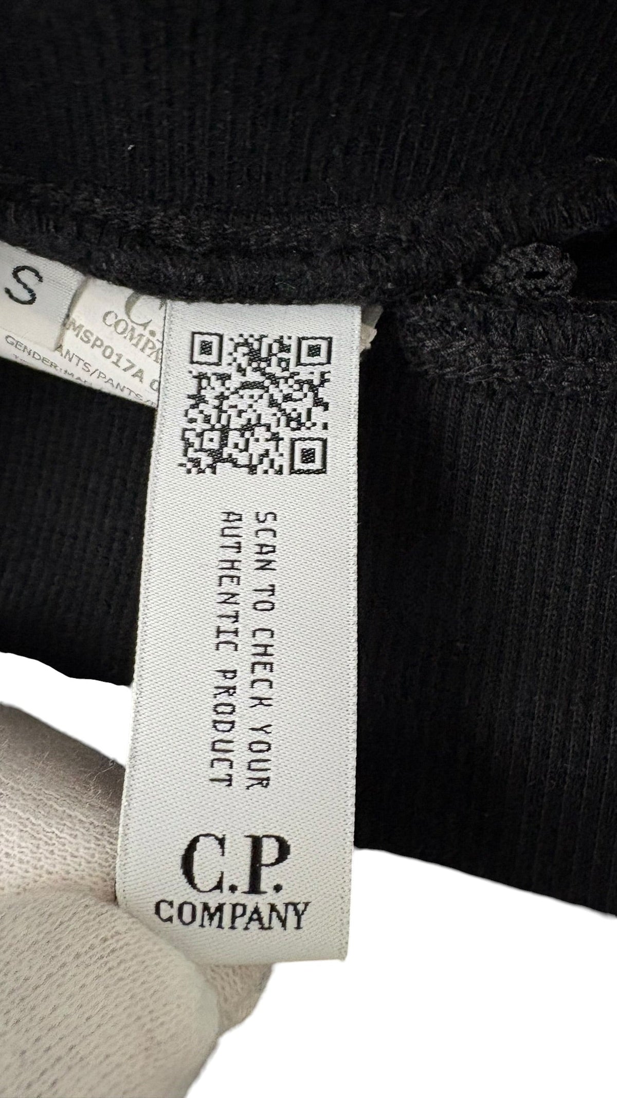 Jogging C.P Company noir taille S - Logo et étiquette