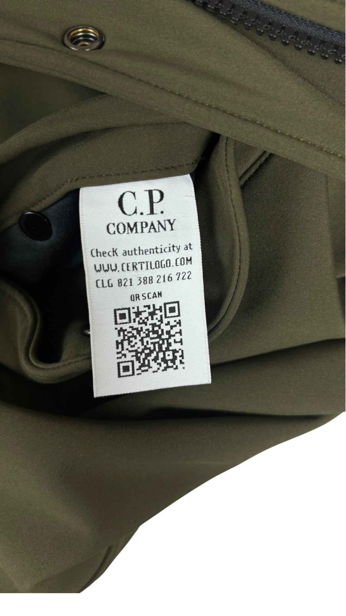 Parka C.P Company kaki taille 12 ans - Logo et étiquette