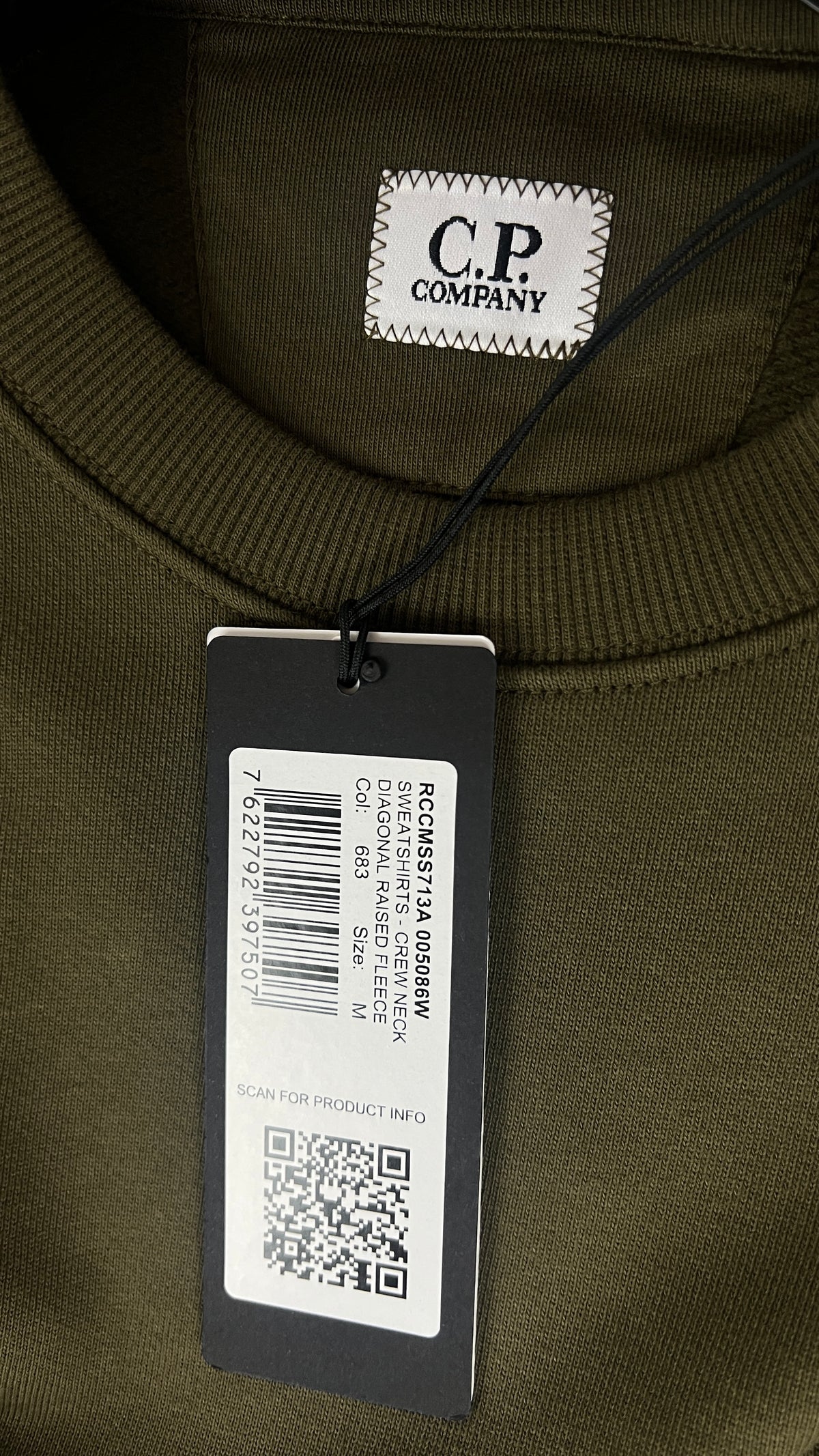 Sweat-shirt Crewneck C.P Company Diagonal Raised Fleece Lens Ivy Green kaki, détail étiquettes et finitions — vue 5