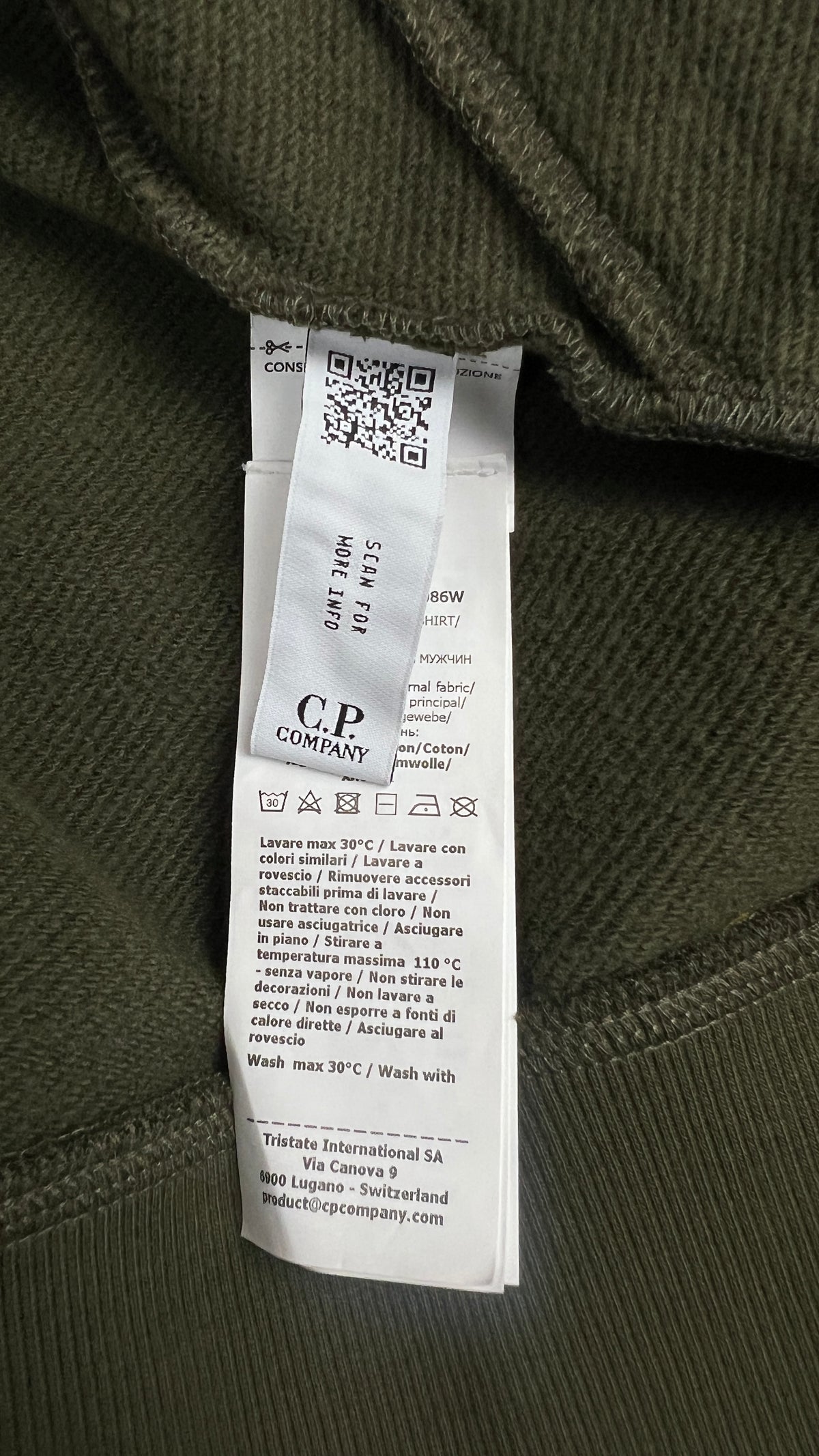 Sweat-shirt Hoodie Zippé C.P Company Diagonal Raised Fleece Lens Ivy Green vert, détail étiquettes et finitions — vue 4