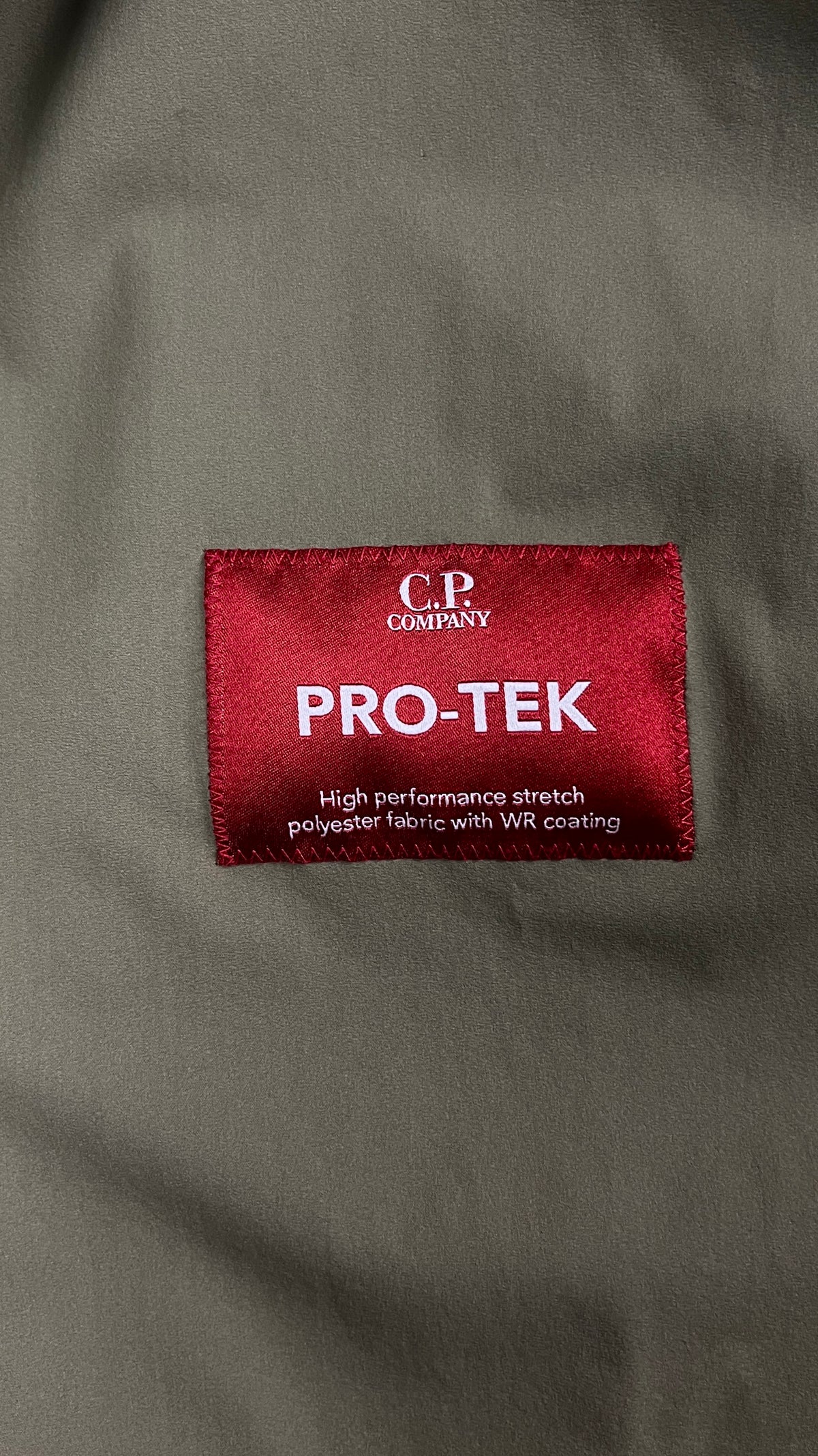 Veste C.P Company Pro-Tek kaki, détail étiquettes et finitions — vue 6