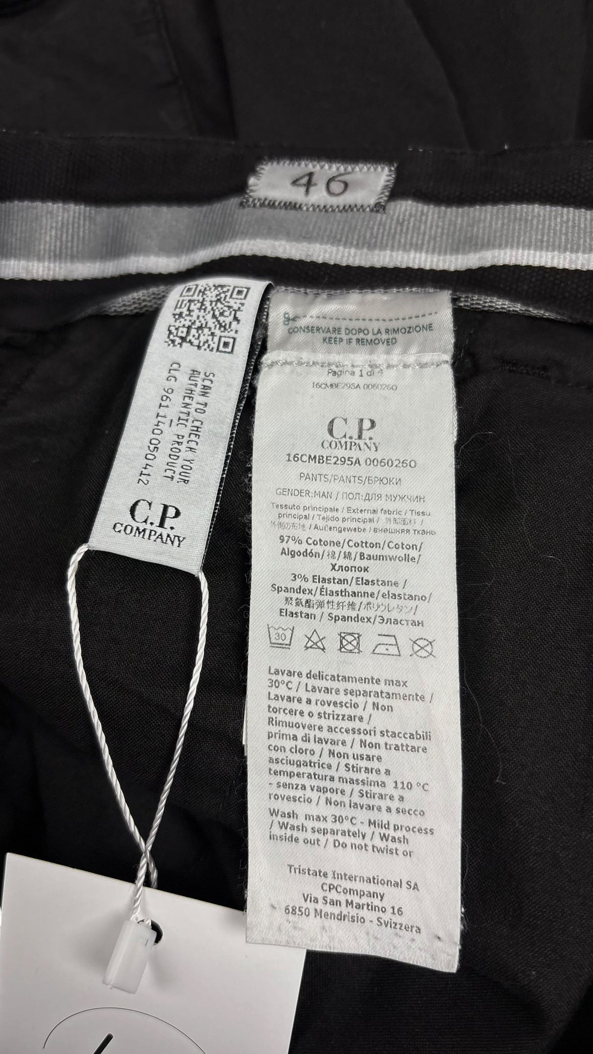 Short cargo C.P Company noir taille 46, détail matière — vue 5