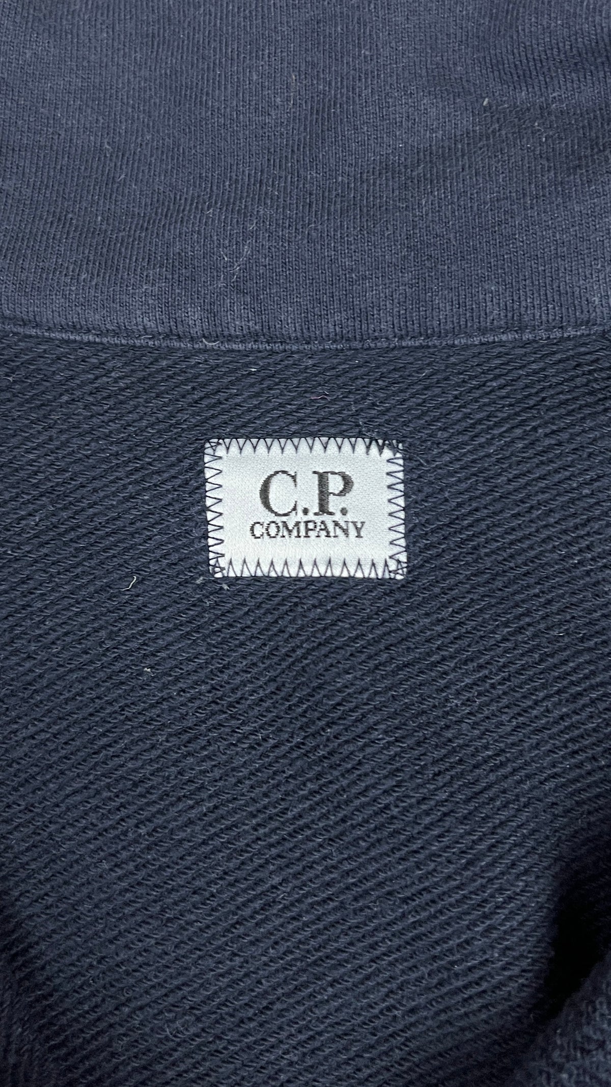Sweat demi-zip C.P Company marine taille L, détail étiquette — vue 4
