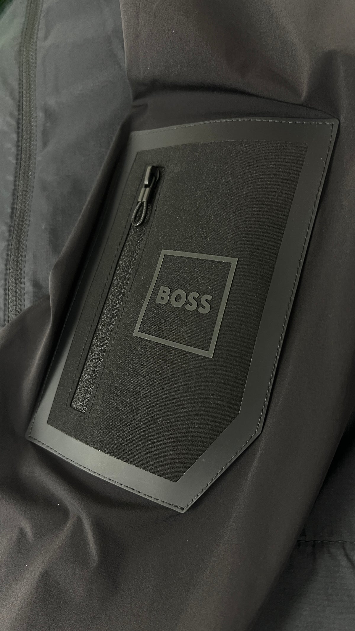 Veste à Capuche Hugo Boss D-Namix noir, détail étiquettes et finitions — vue 3