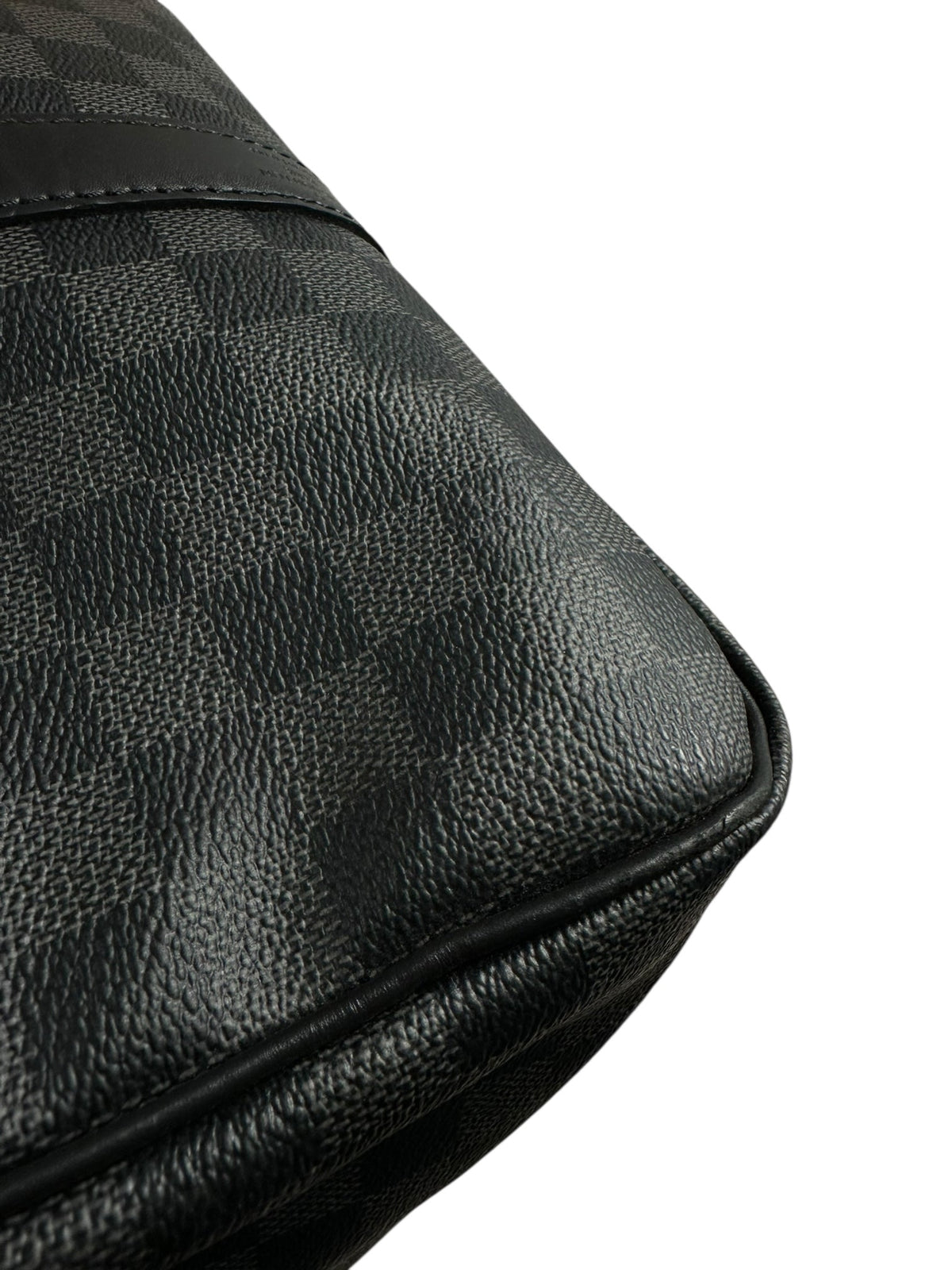 Sac Louis Vuitton noir / gris taille 55 - Vue 13