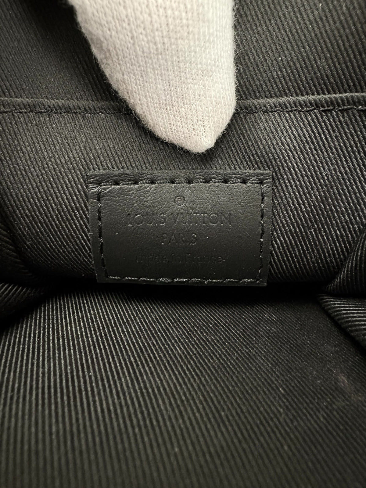 Sac Louis Vuitton noir taille Petit Modèle - Vue 8