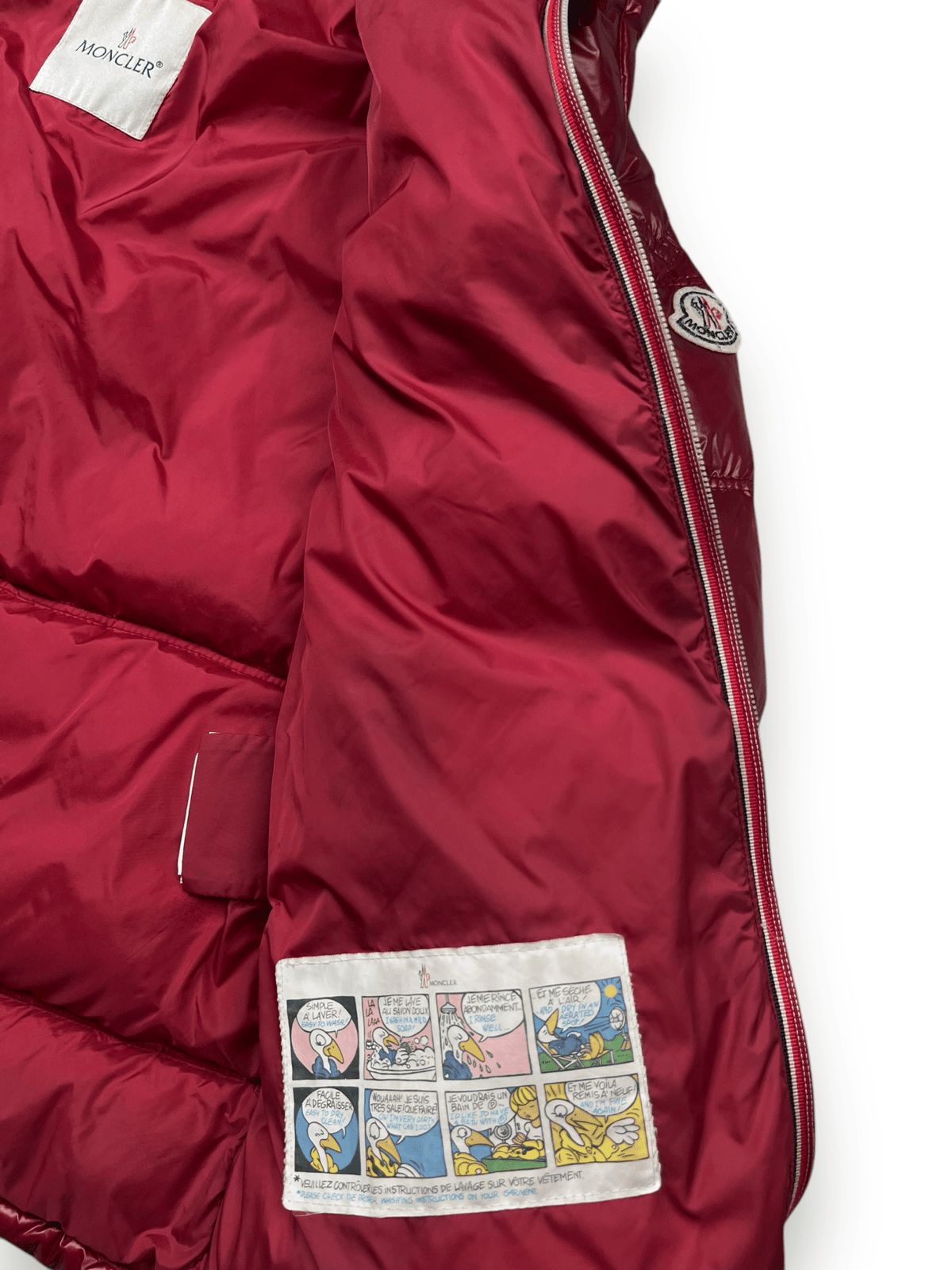Doudoune Moncler Gaston Junior bordeaux taille 12 ans, détail étiquettes et finitions — vue 6