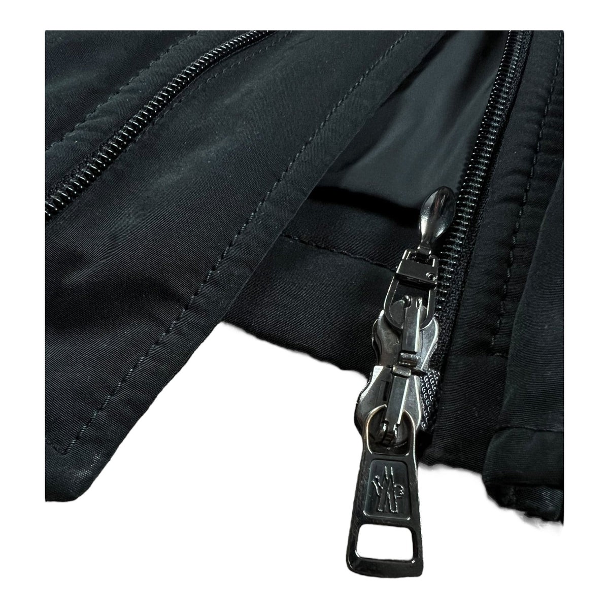 DOUDOUNE À CAPUCHE MONCLER - NB08