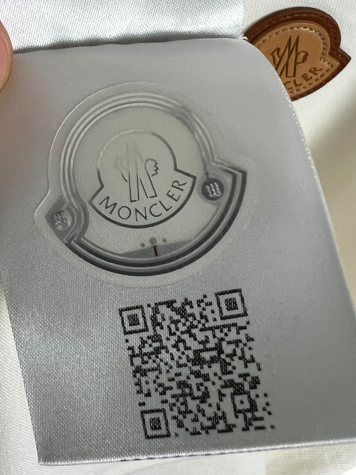 Veste Moncler blanc taille S - Logo et étiquette