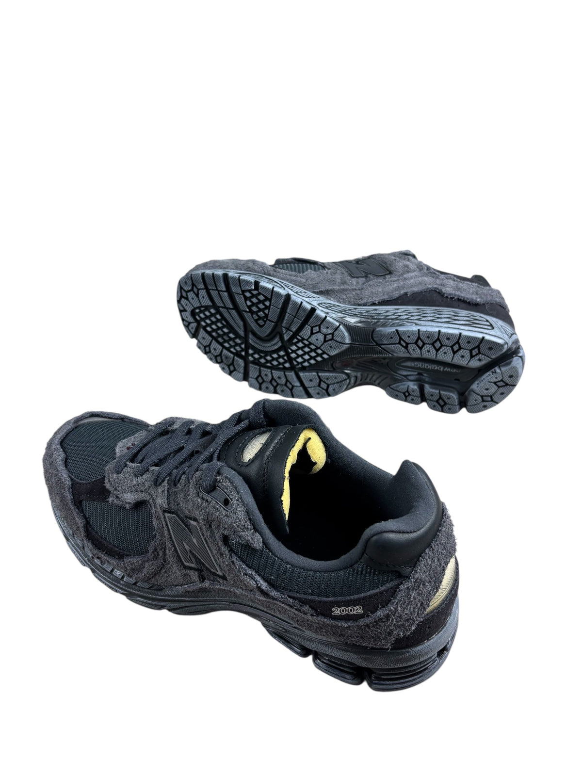 Sneakers New Balance M2002RDB grises, pointure 40 — détail du produit