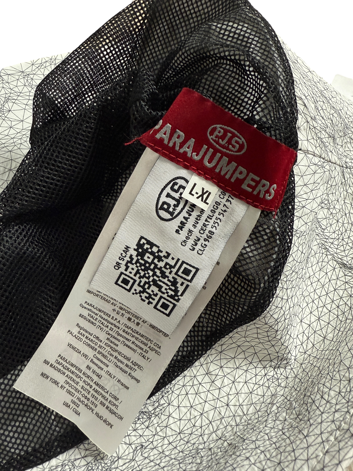 Bob Parajumpers blanc / gris taille L-XL - Détail