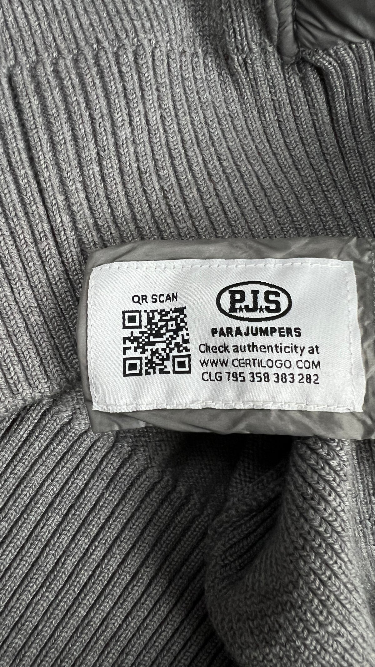 Veste Parajumpers Knitwear gris, détail étiquettes et finitions — vue 7