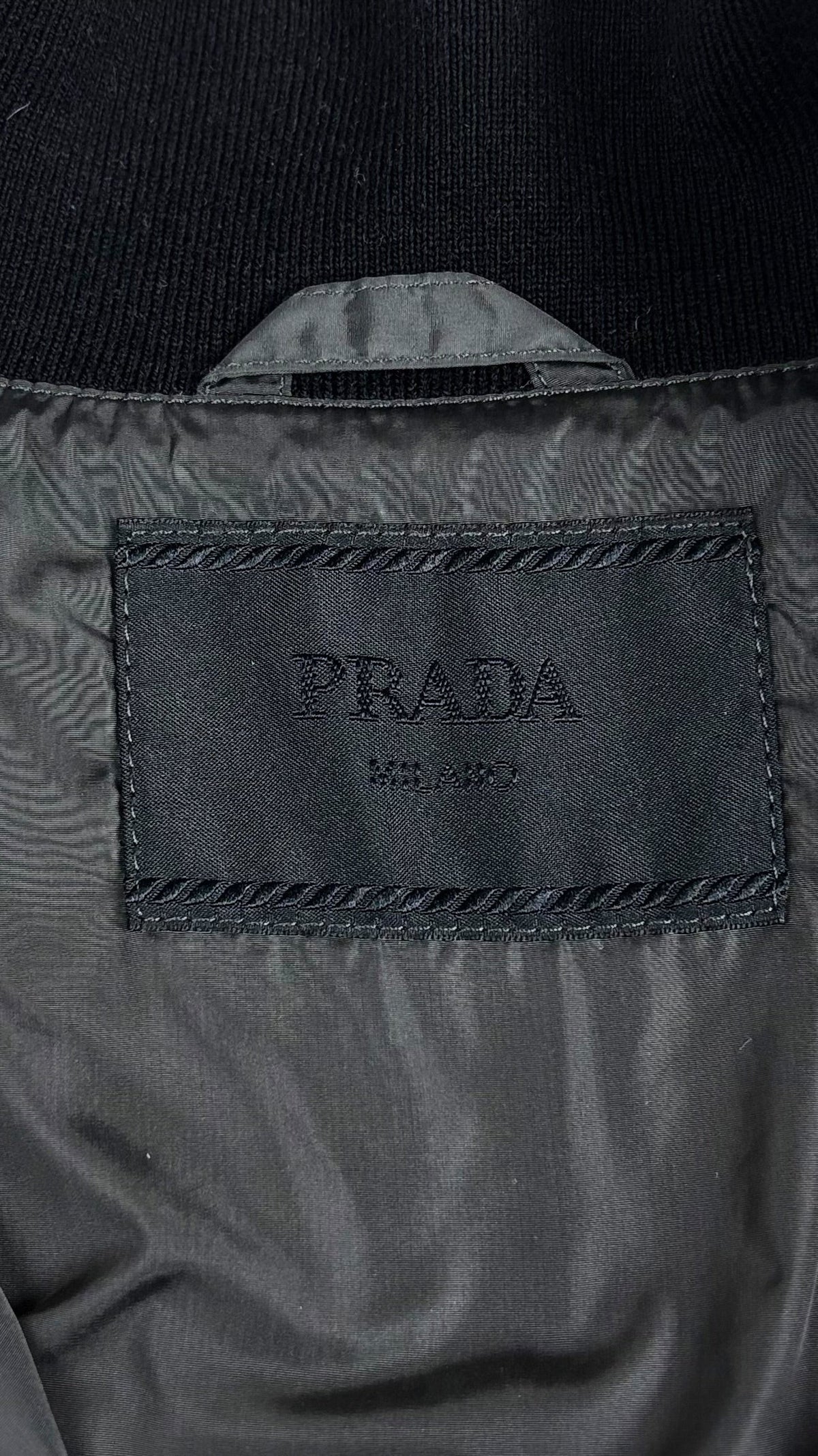 Veste Prada gris taille 50 - Logo et étiquette