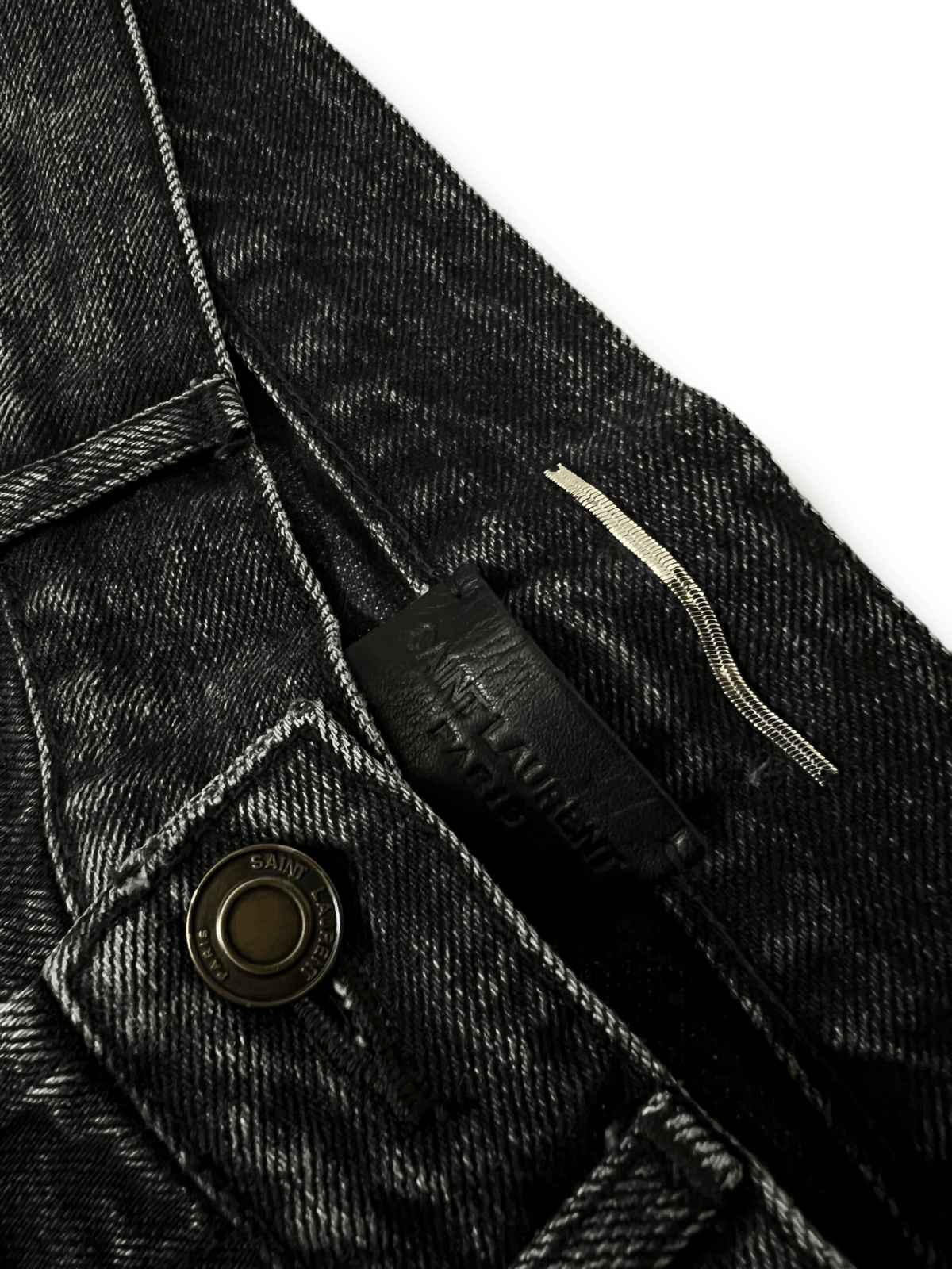 JEAN SAINT LAURENT - NB08 SHOP