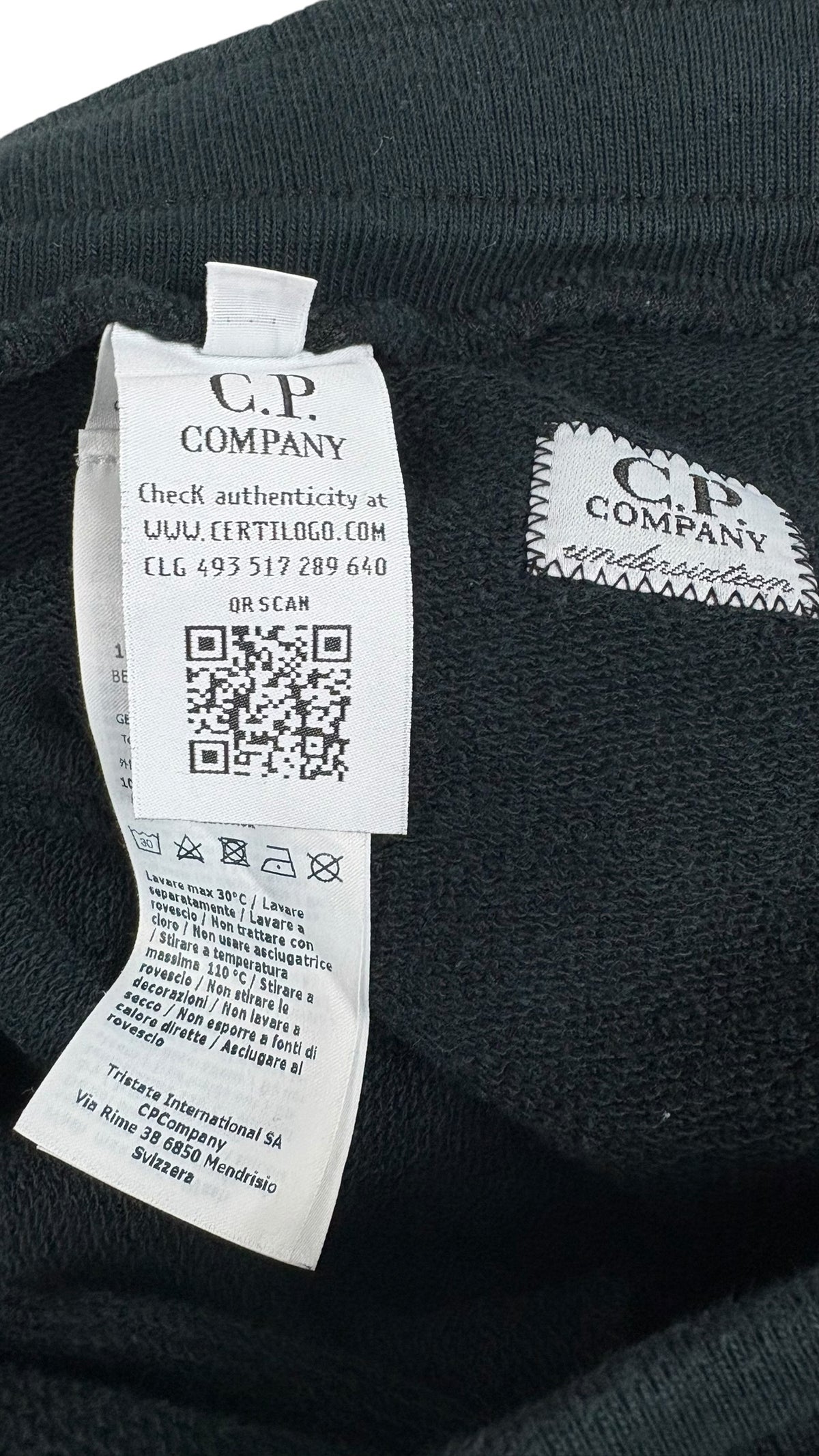 Short C.P Company marine taille 14 ans - vue 3/3