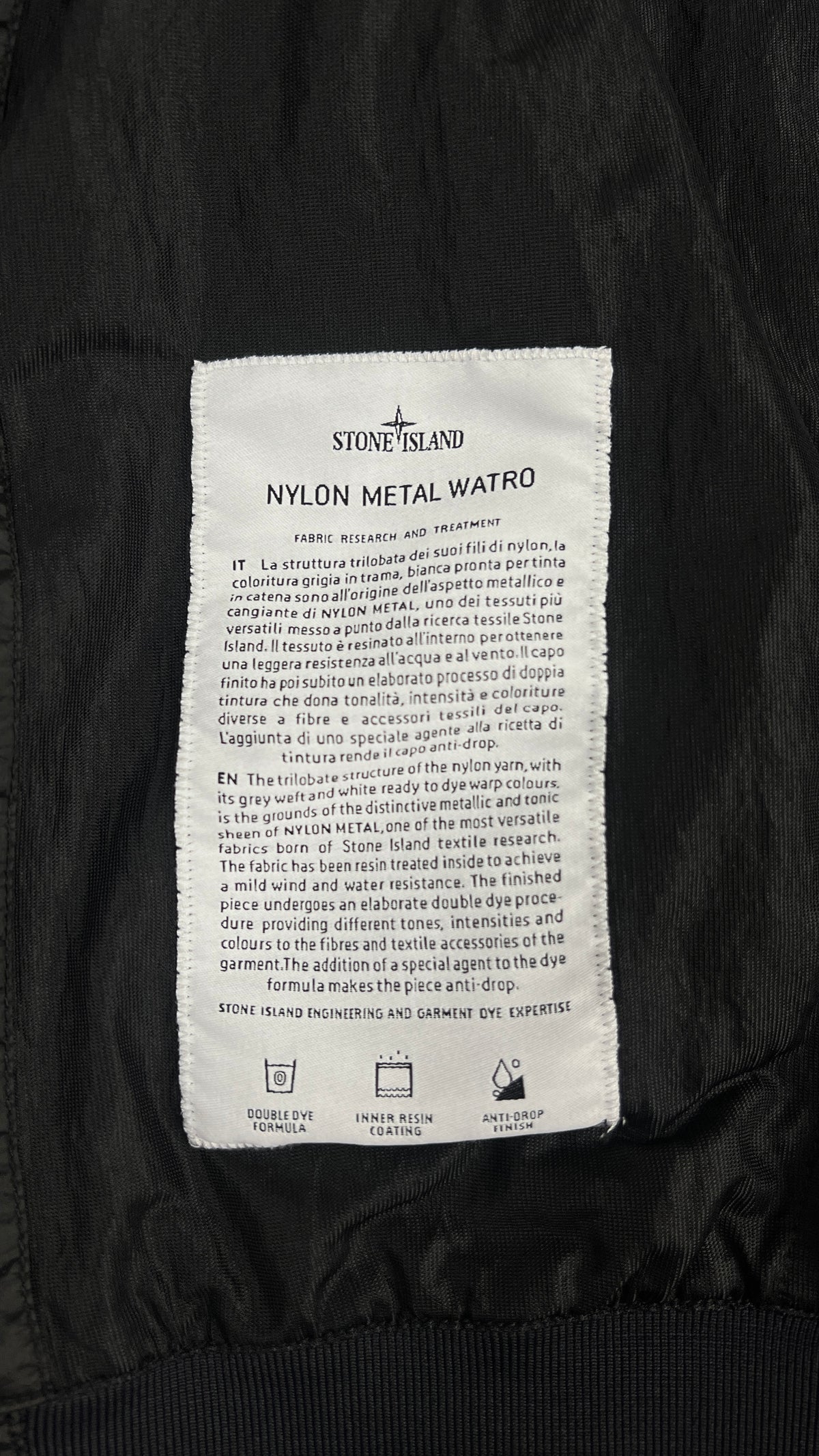 Blouson Stone Island Nylon Metal Watro-TC Econyl noir, détail étiquettes et finitions — vue 5