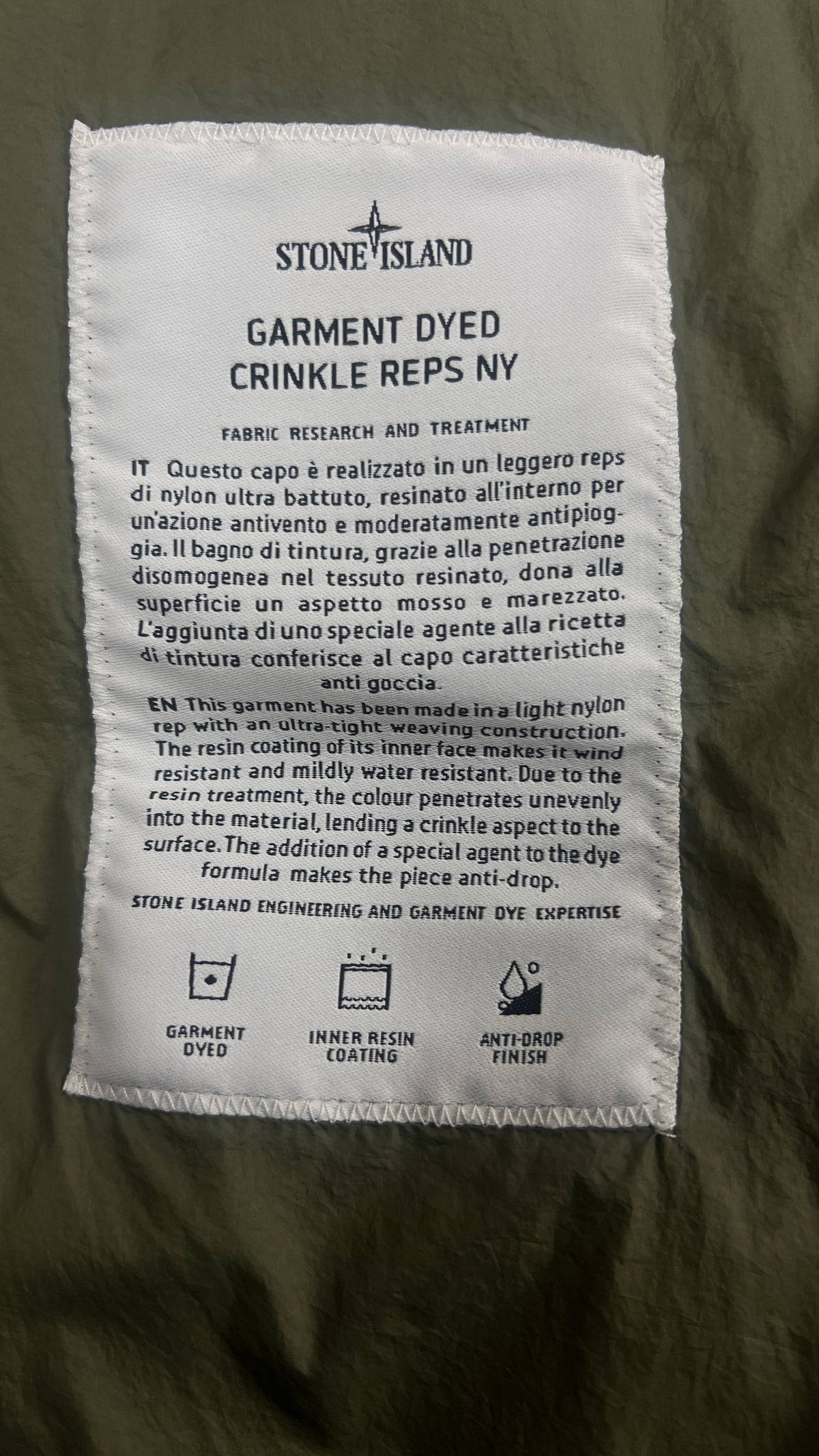 Doudoune Stone Island Crinkle Reps NY Military Green kaki, détail étiquettes et finitions — vue 5