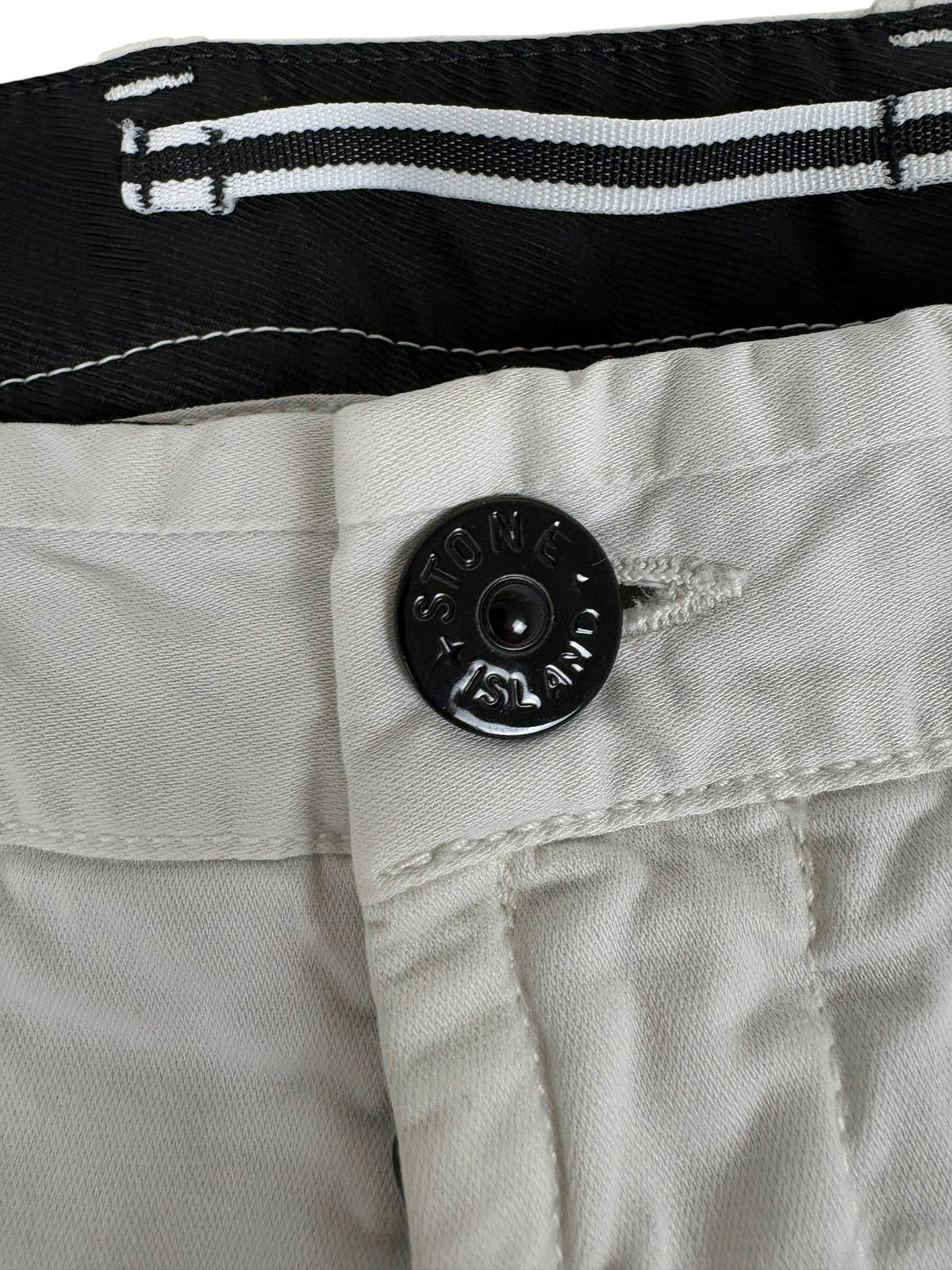 Pantalon Stone Island blanc taille PANTALON W31 - Logo et étiquette