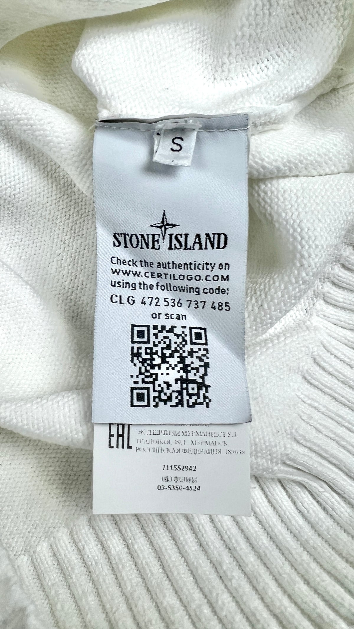 Pull Col Montant Stone Island blanc, détail étiquettes et finitions — vue 5