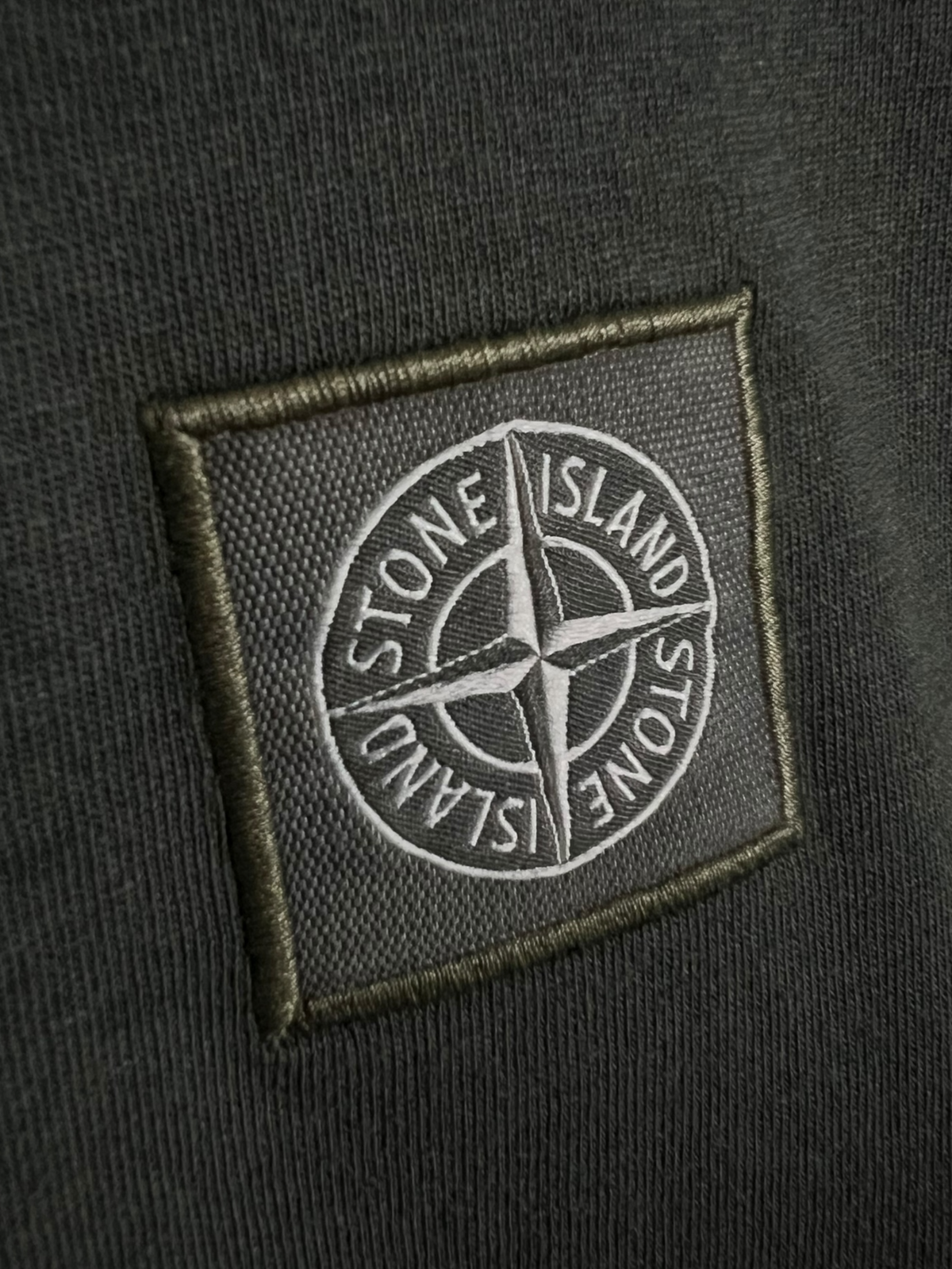 Pull Stone Island kaki taille M - Détail