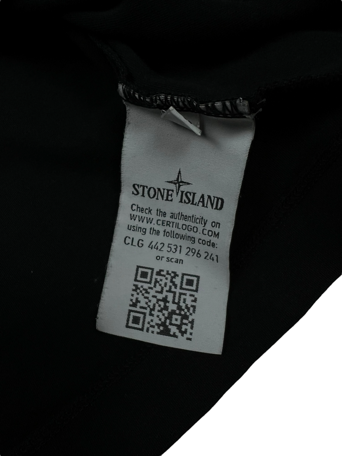 Pull Stone Island noir taille L - Logo et étiquette
