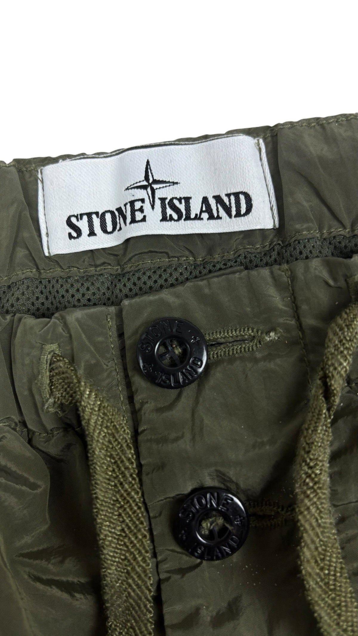 Short Stone Island kaki taille S - Logo et étiquette