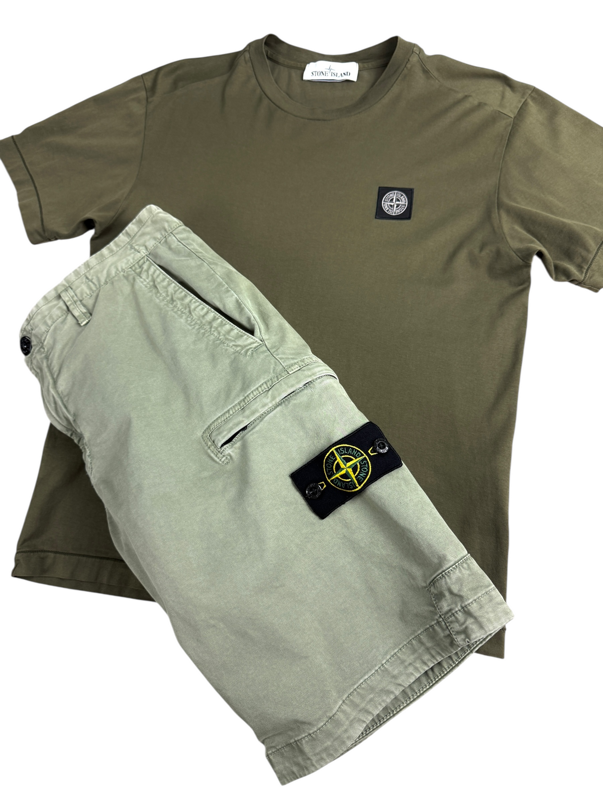 Short Stone Island kaki taille W31 - Logo et étiquette