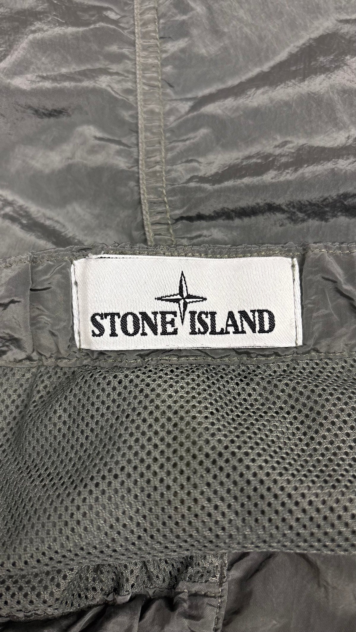 Shorts Stone Island Nylon Metal cachi taglia L, dettaglio etichette e finiture — vista 4