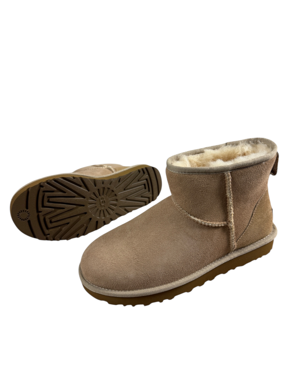 Stivali UGG Classic Mini beige, dettaglio etichetta — vista 4