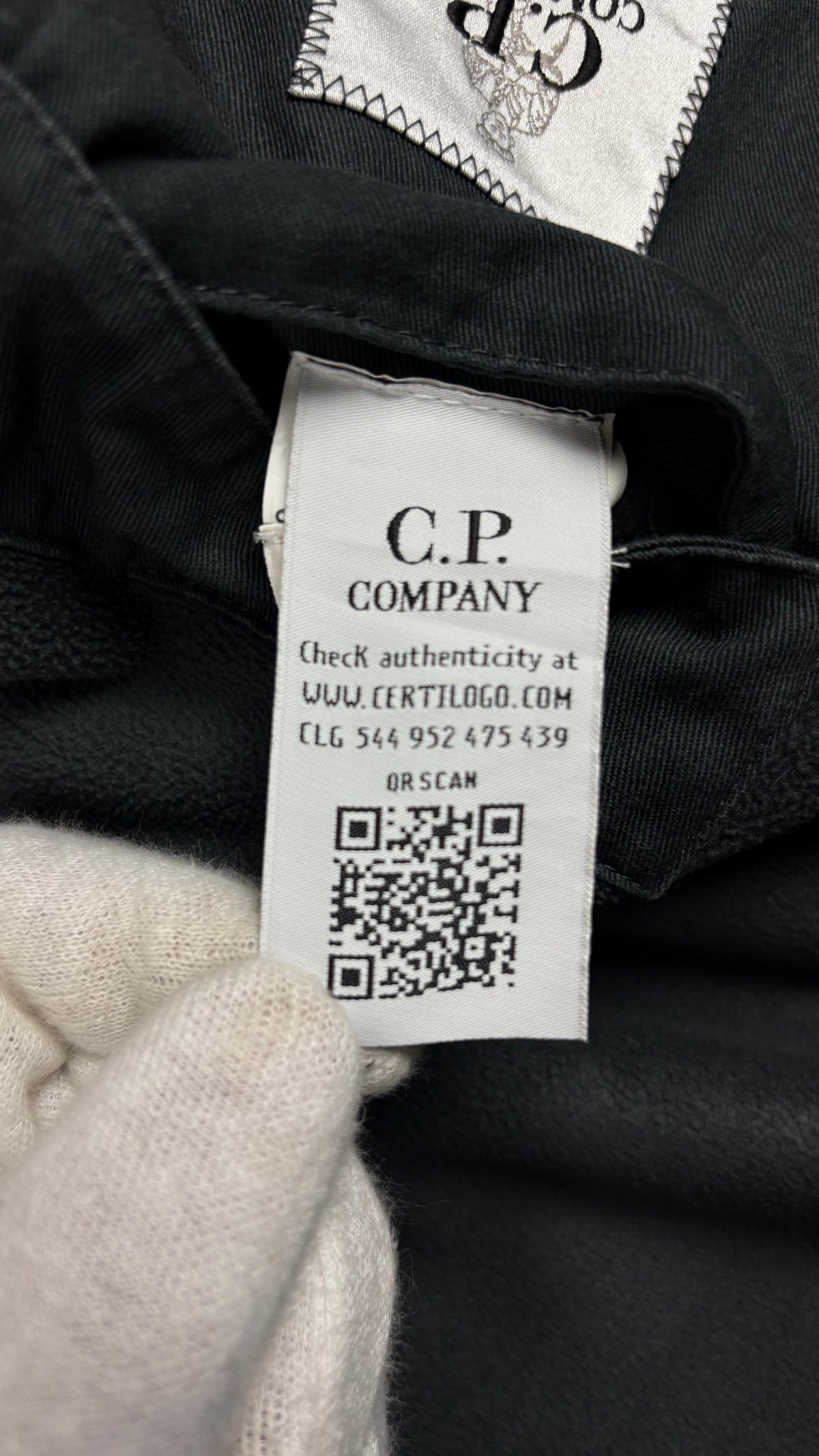 Veste à Capuche C.P Company Shell Noir Taille 44 – photo complémentaire 5 – NB08 Shop
