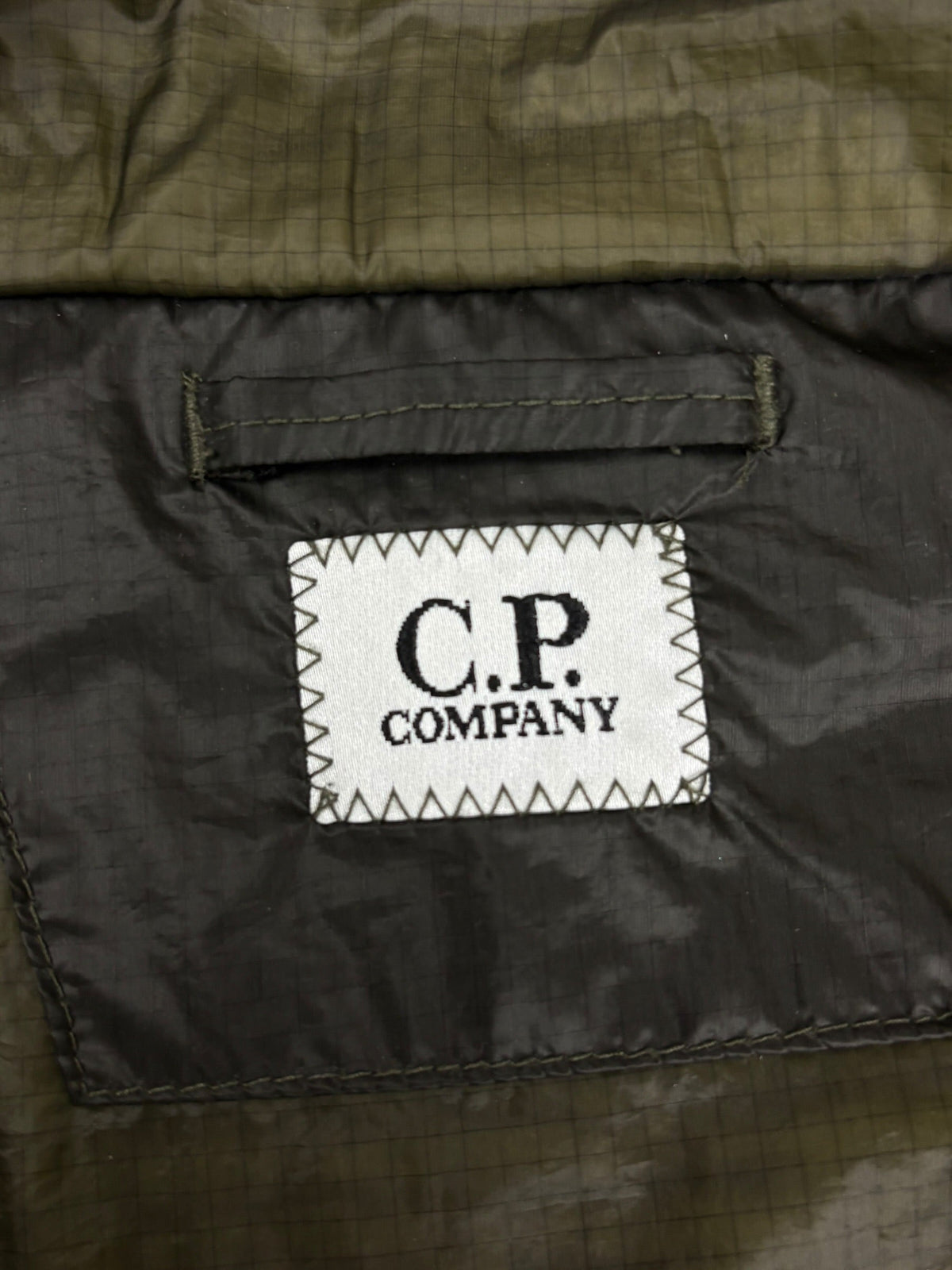 Gilet C.P Company kaki taille 46 - Logo et étiquette