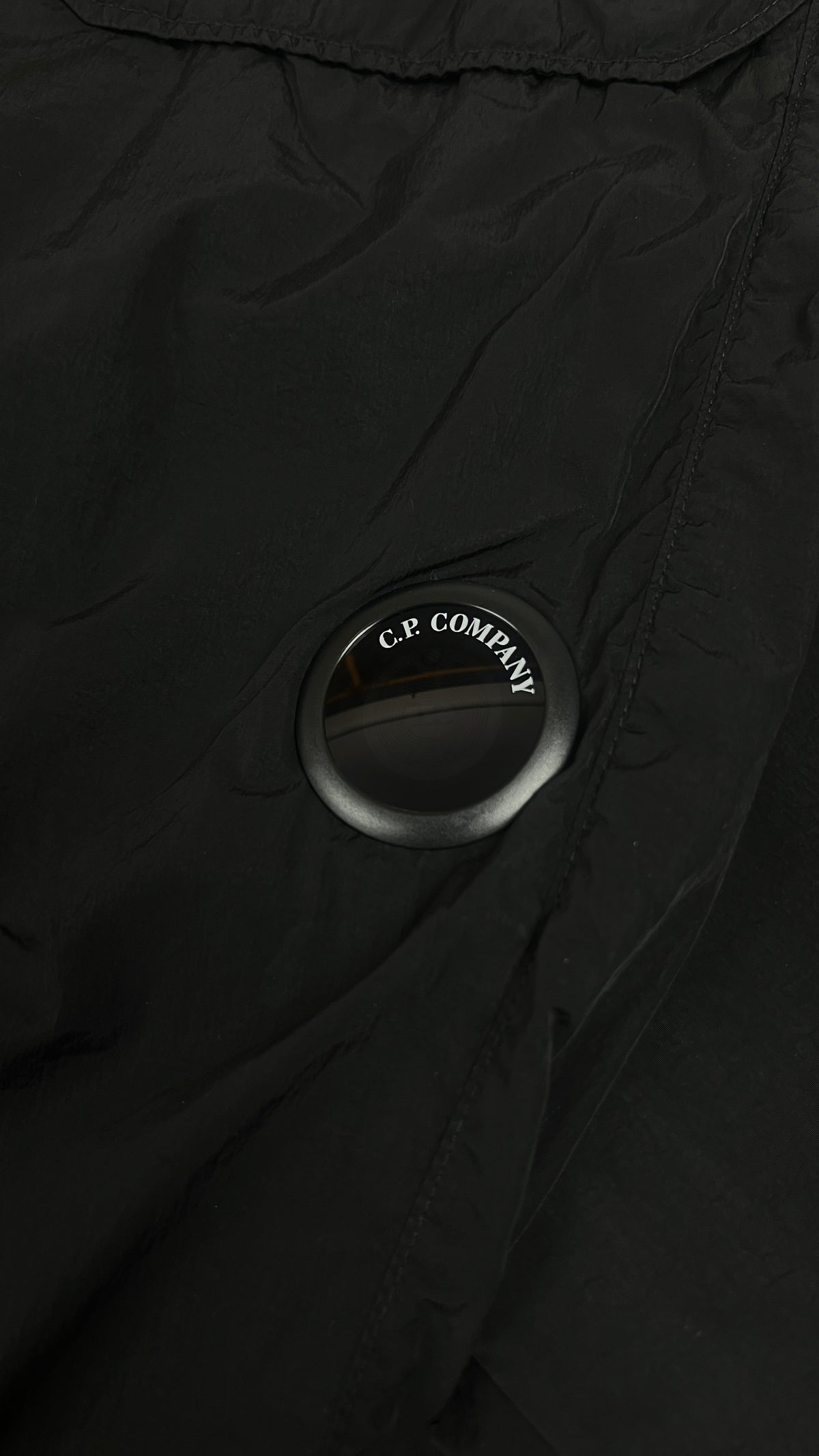 Pantalon Cargo C.P Company Chrome-R Lens noir, détail étiquettes et finitions — vue 3