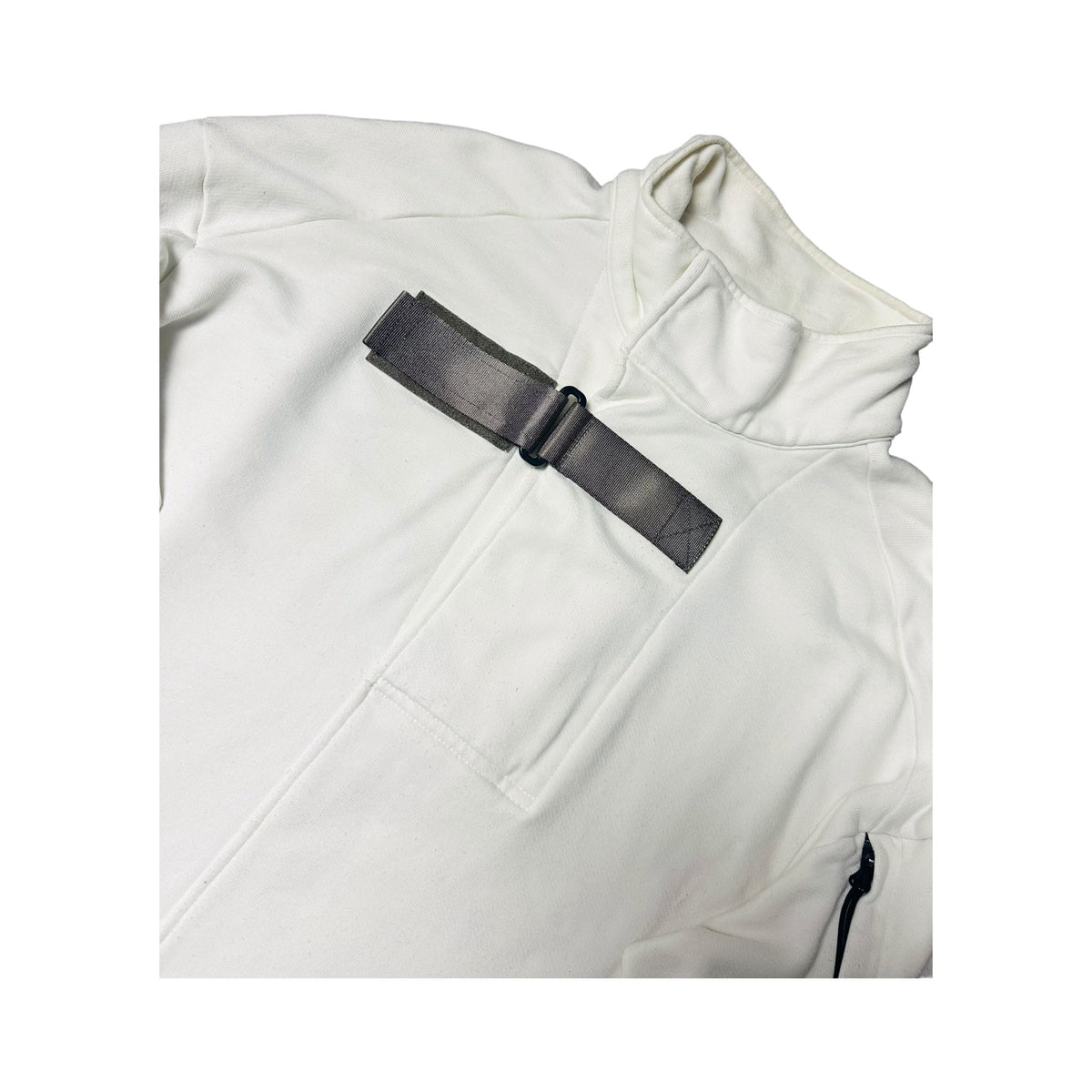 PULL ZIPÉ C.P COMPANY - NB08