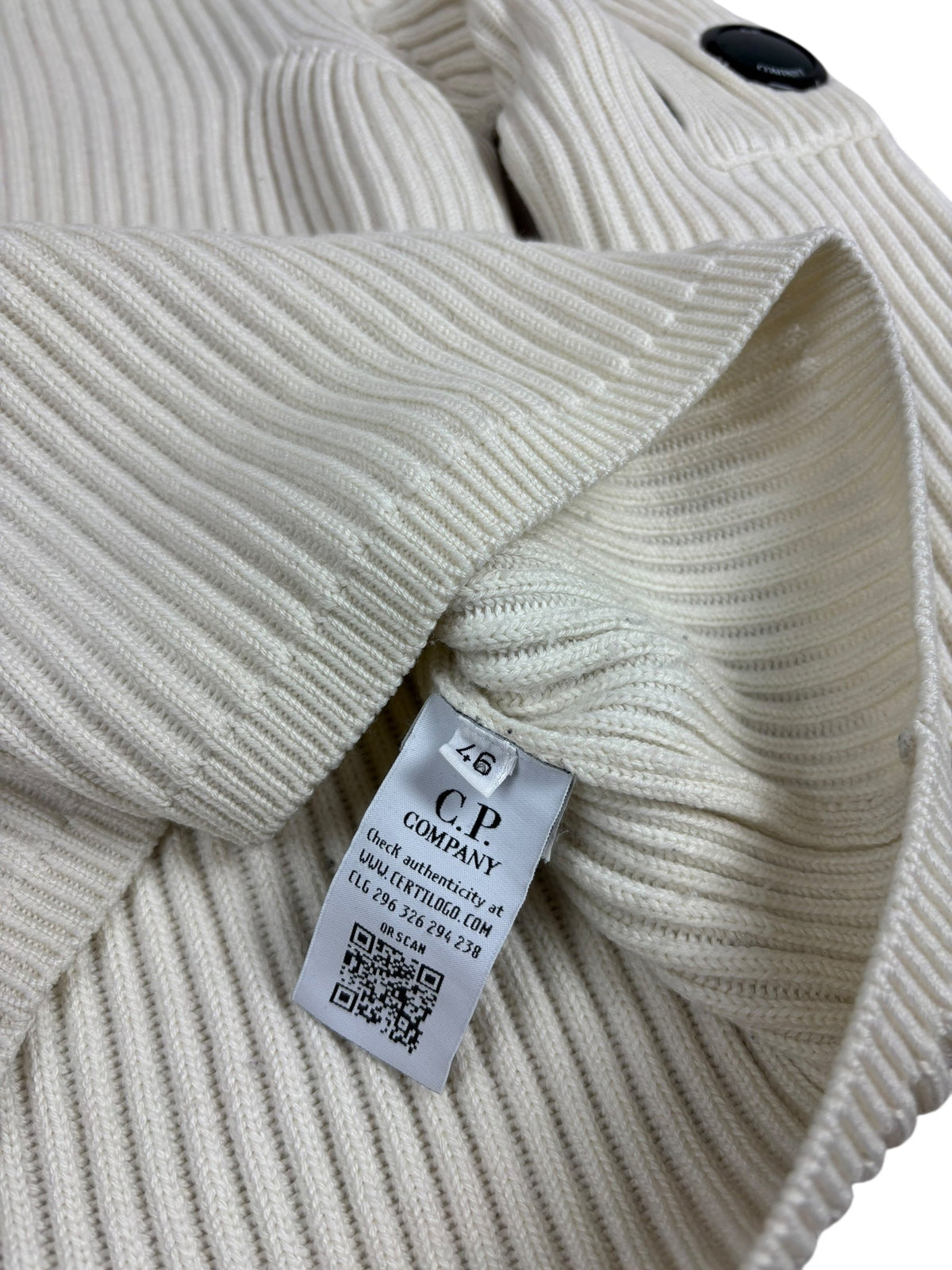 Pull C.P Company crème taille 46 - Logo et étiquette