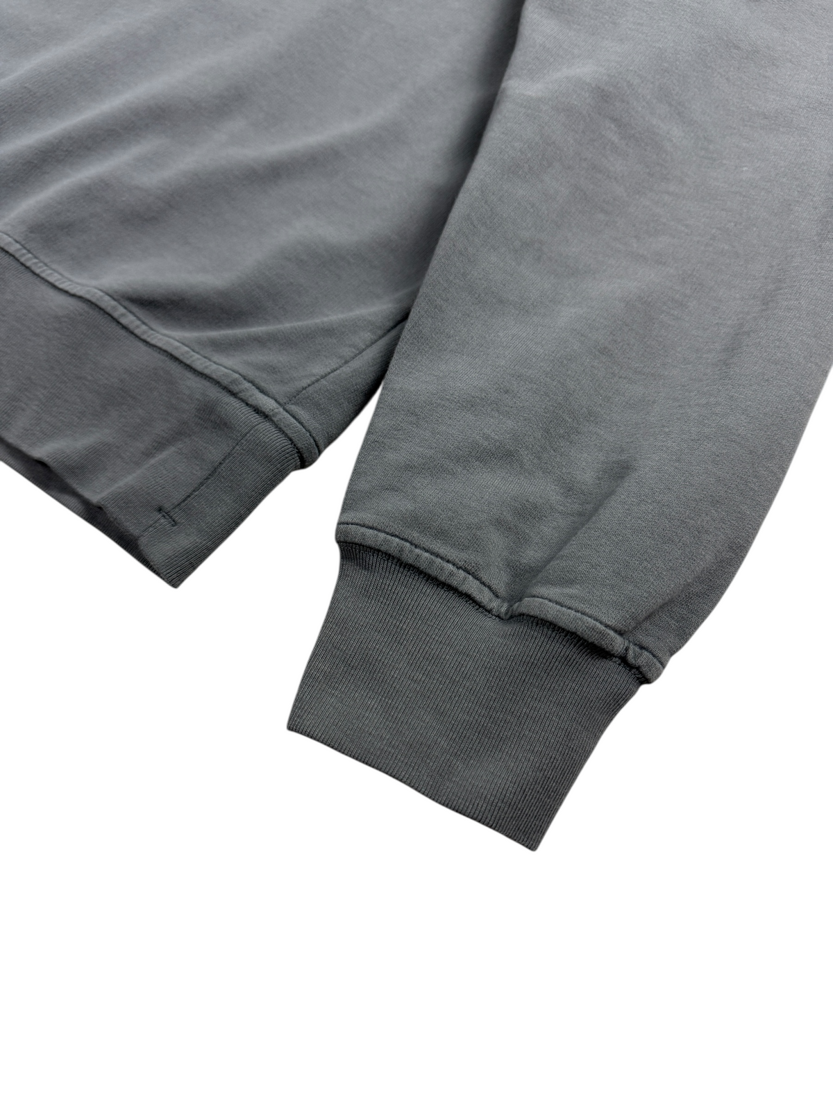 Pull C.P Company gris taille M - Détail