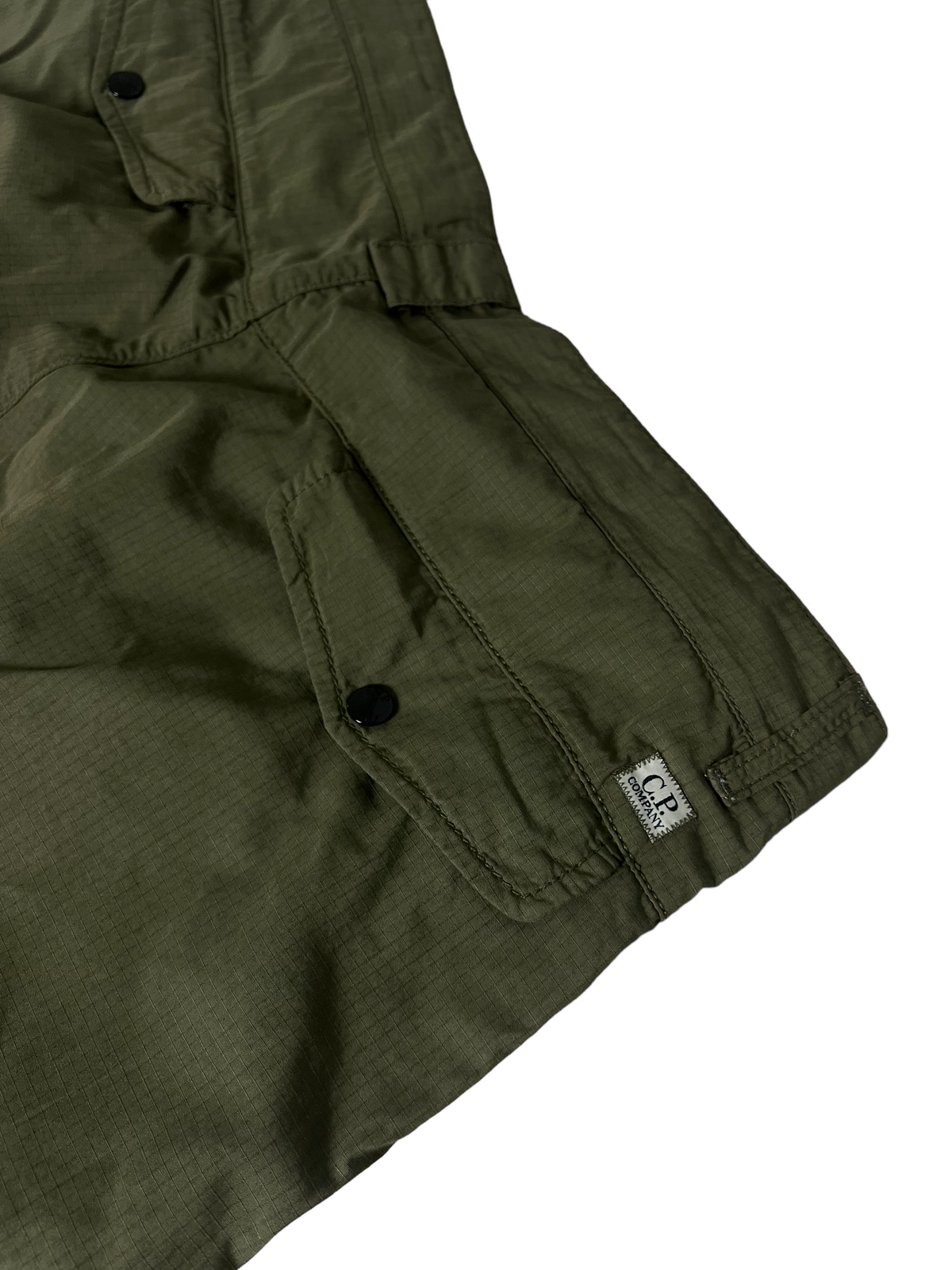 Short C.P Company kaki taille M - Logo et étiquette