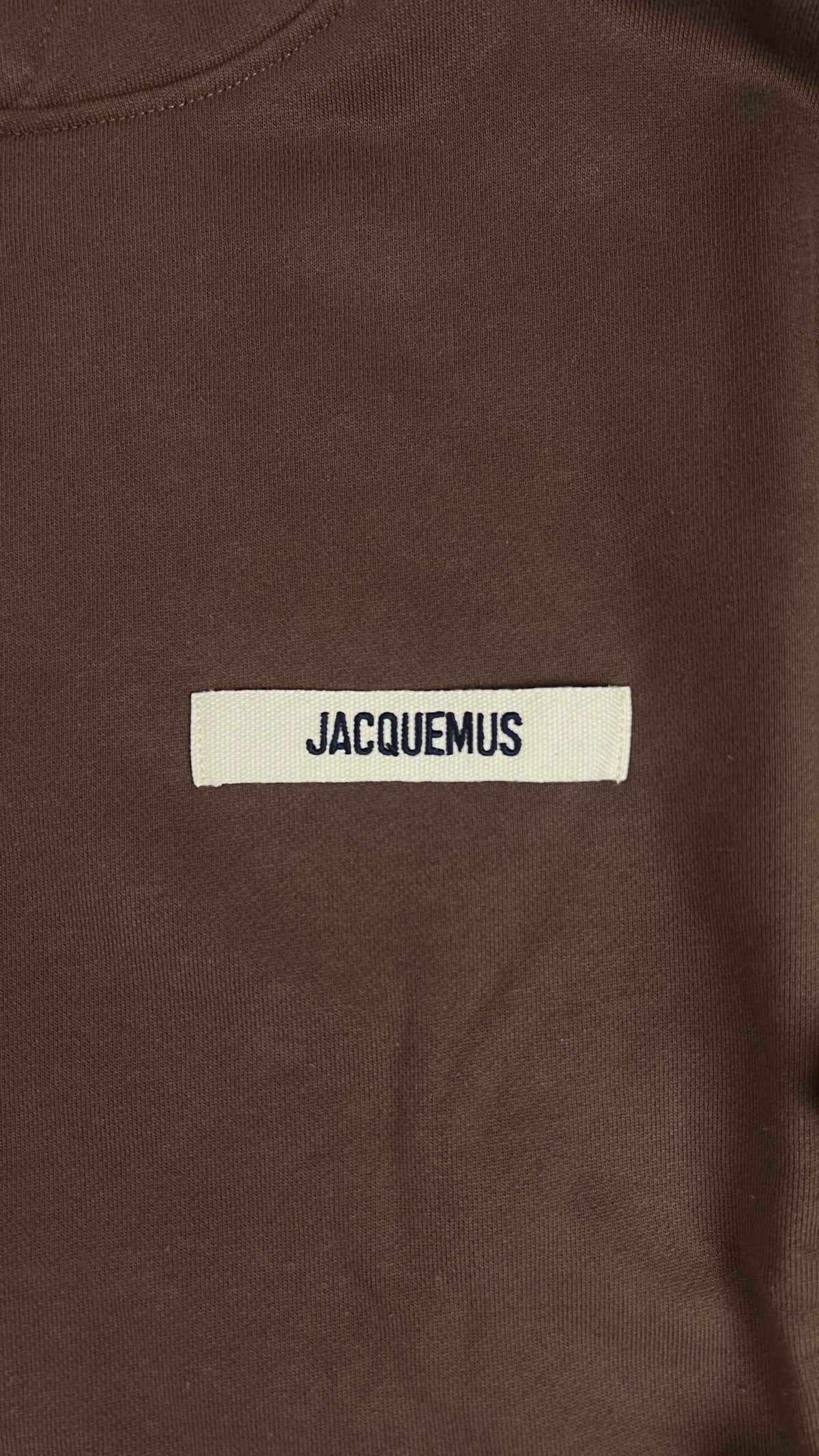 Hoodie Jacquemus Gros Grain in Braun, Detail Etiketten und Verarbeitung — Ansicht 3