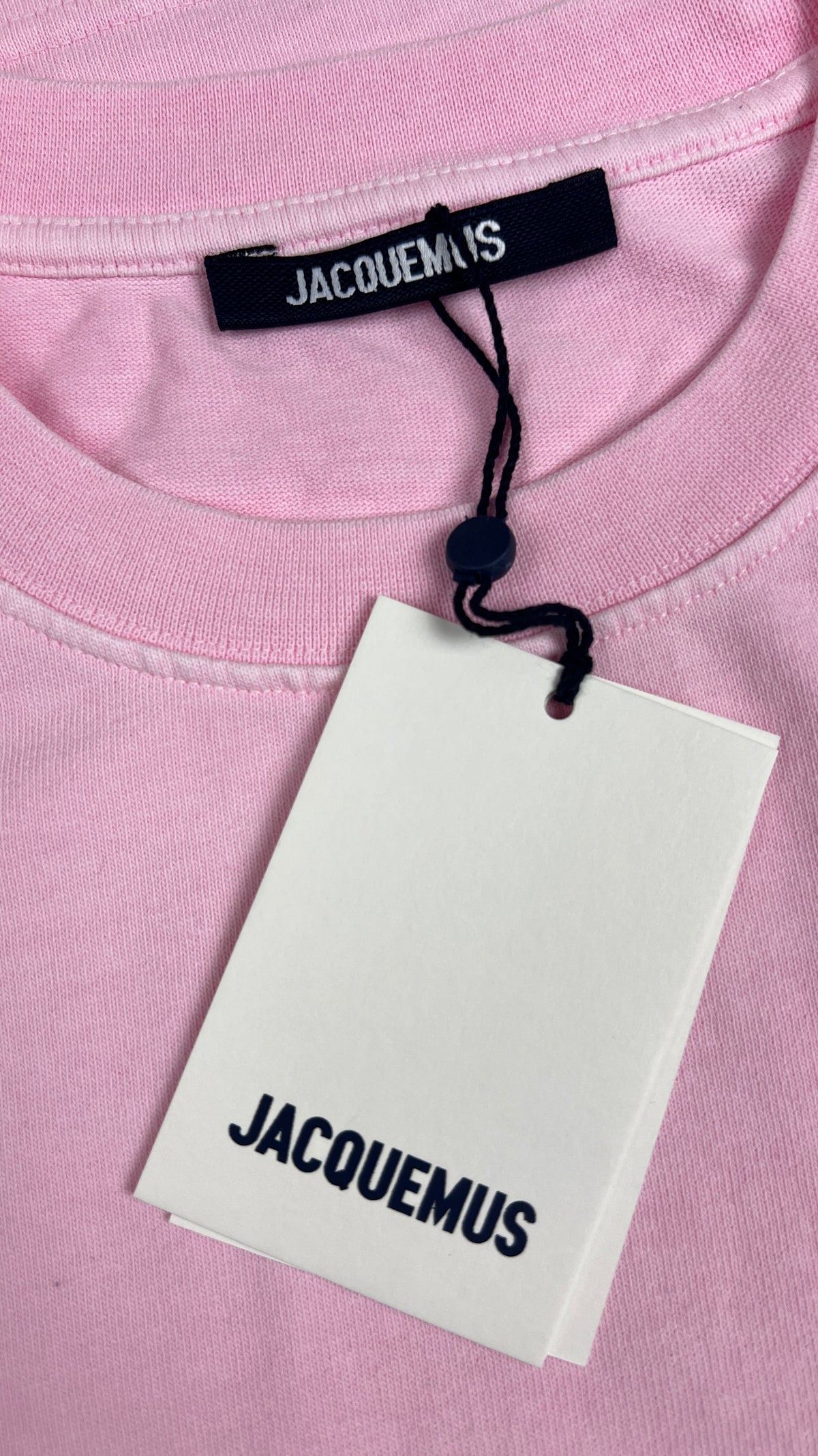 T-shirt Gros Grain Jacquemus rose bonbon neuf, col rond à côtes en détail — vue 3