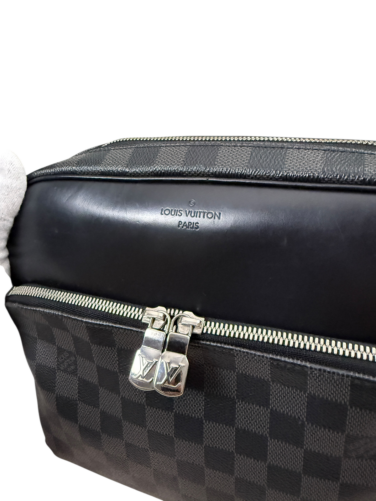 Sac Louis Vuitton noir taille PM - Détail