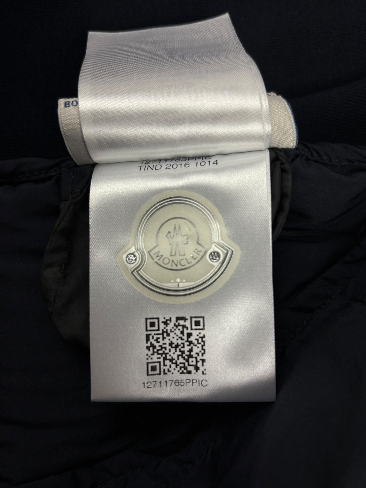 Cardigan Moncler marine taille XL - Logo et étiquette