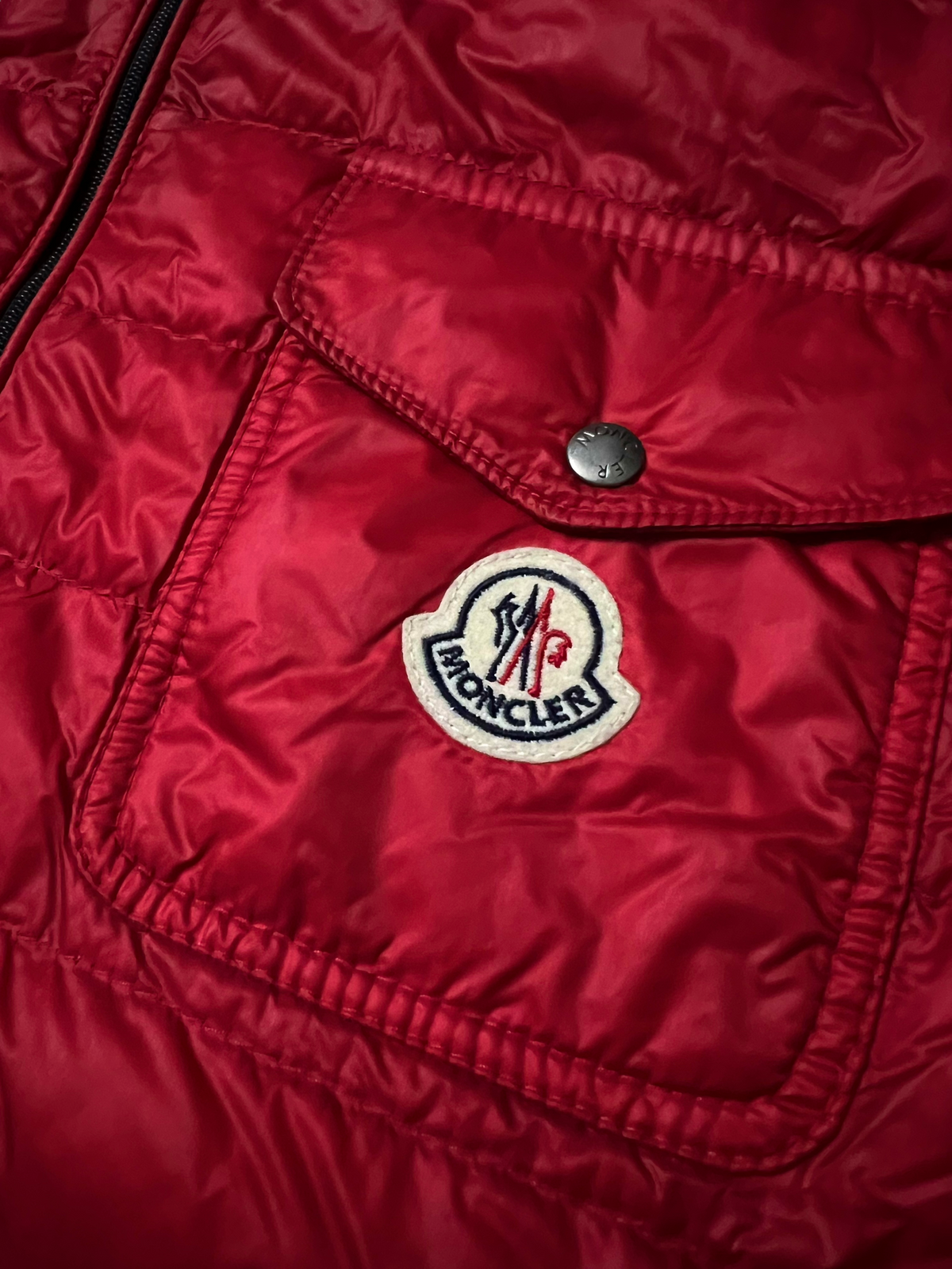 DOUDOUNE À CAPUCHE SANS MANCHES MONCLER - NB08