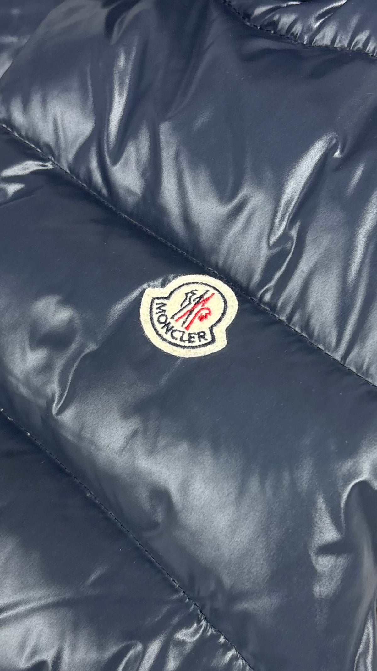 Daunenweste Moncler Tib in Navy, Größe 3, Detail Etiketten und Verarbeitung — Ansicht 3