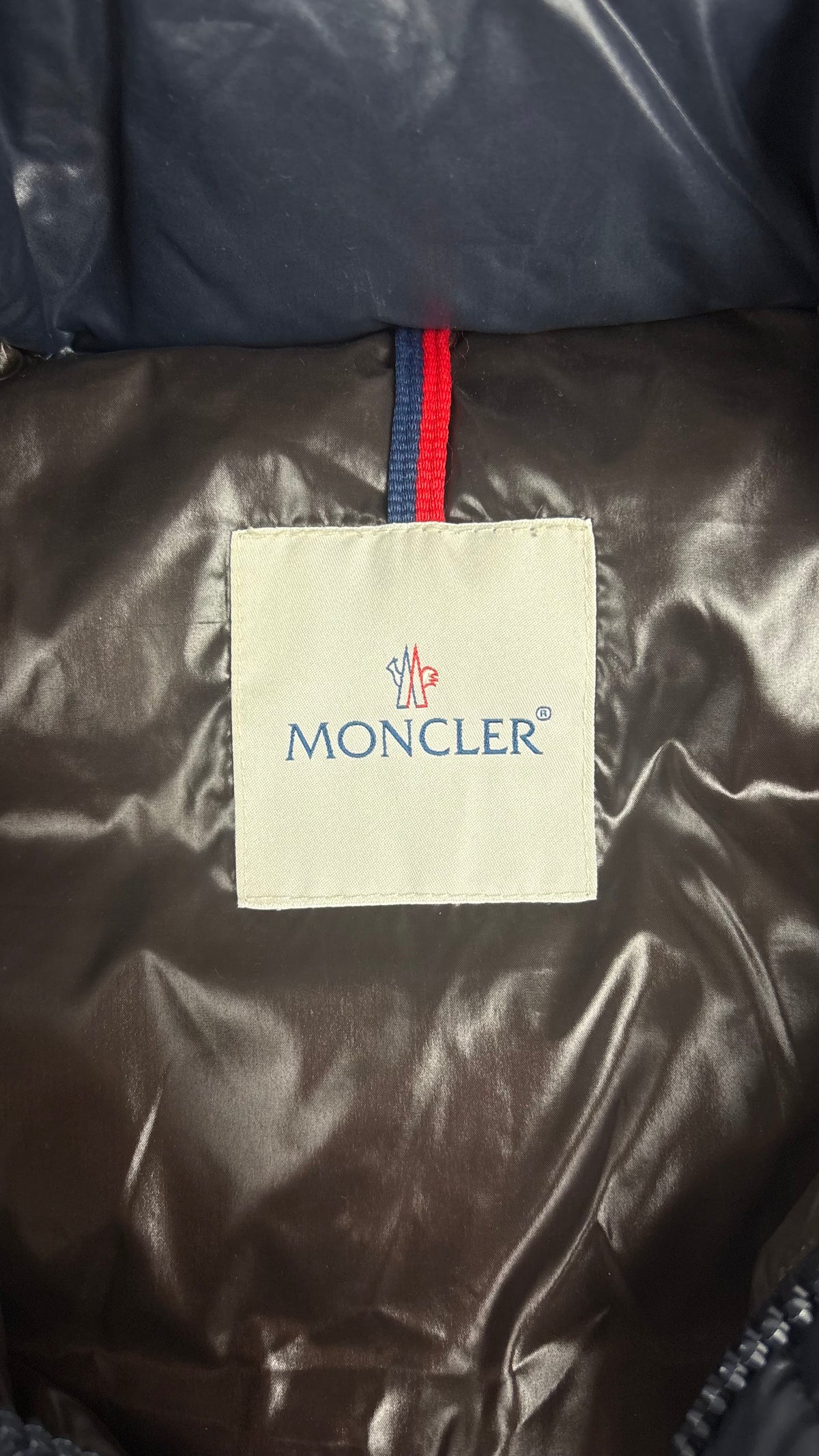 Daunenweste Moncler Tib in Navy, Größe 3, Detail Etiketten und Verarbeitung — Ansicht 4