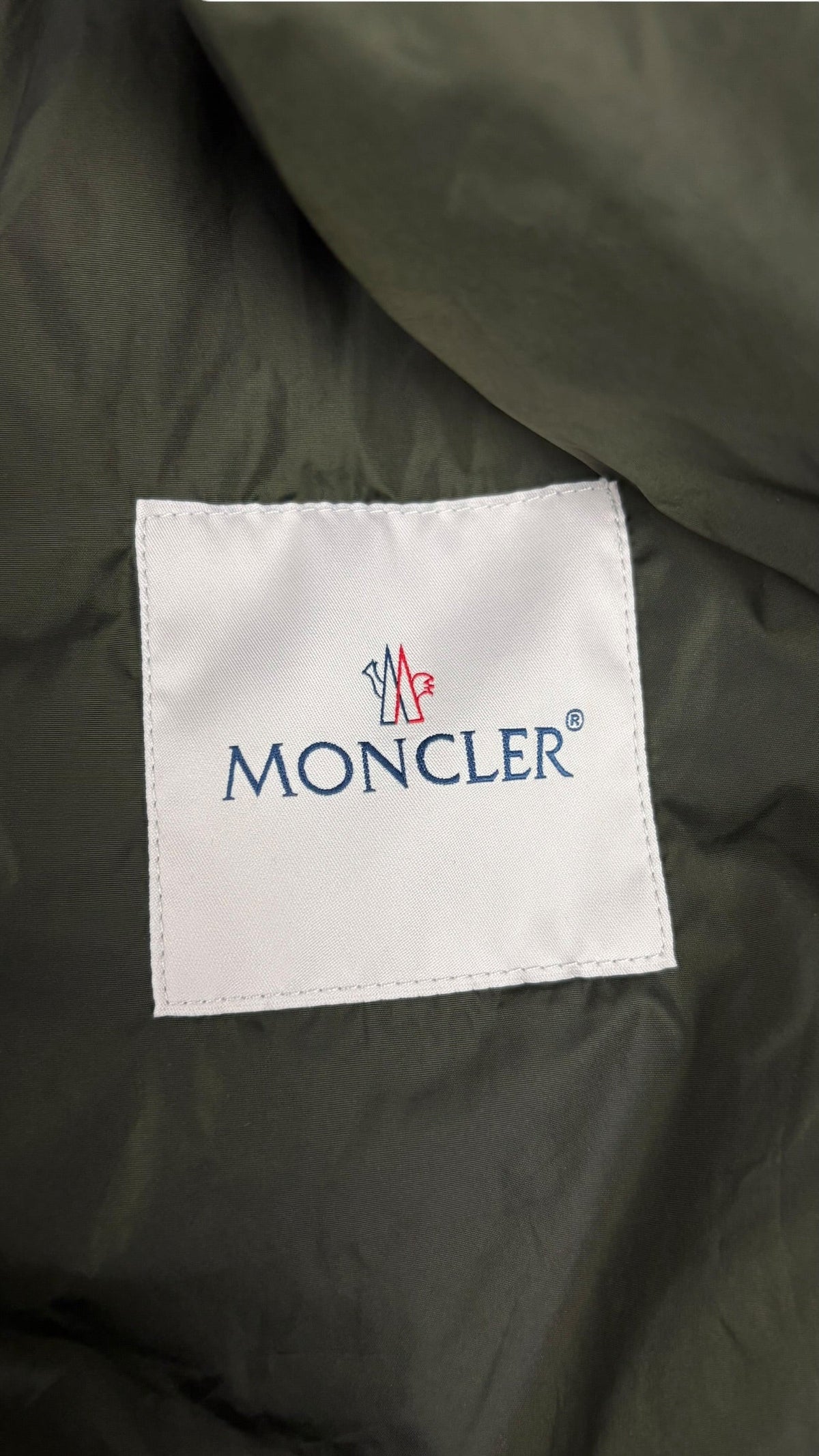 Veste Moncler kaki taille 6 - Logo et étiquette