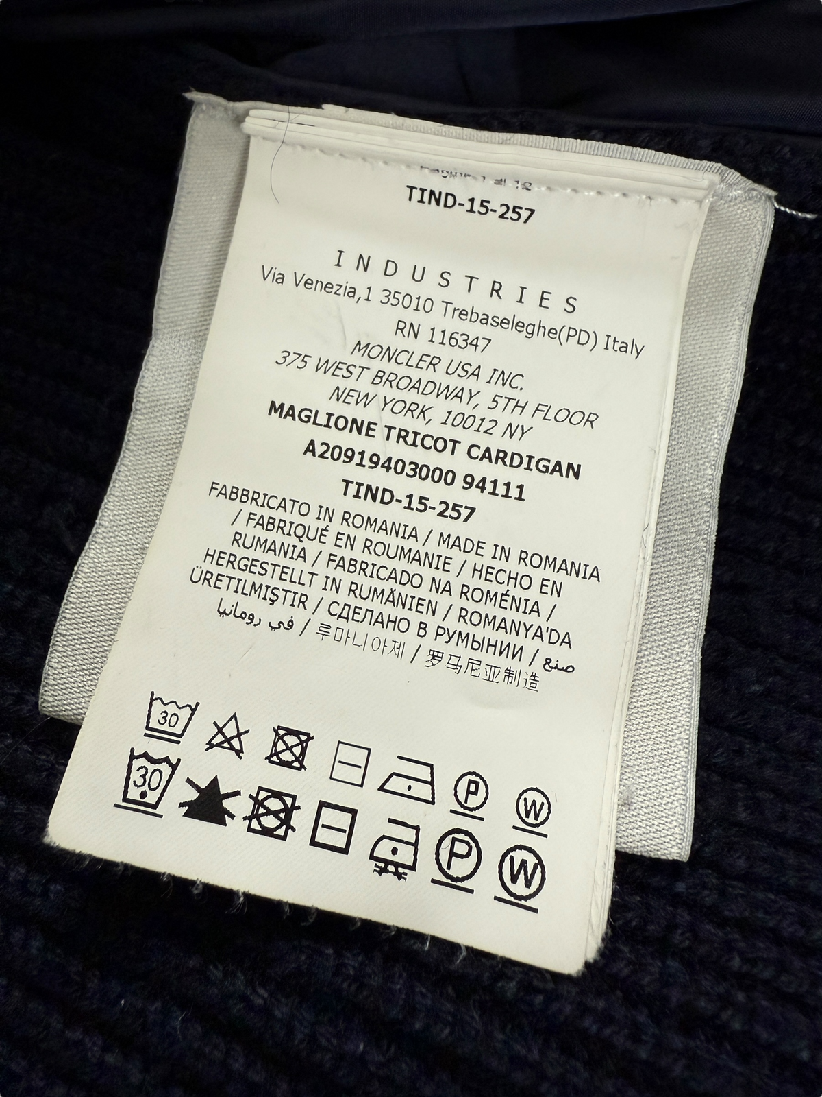 Veste Moncler marine taille M - Logo et étiquette