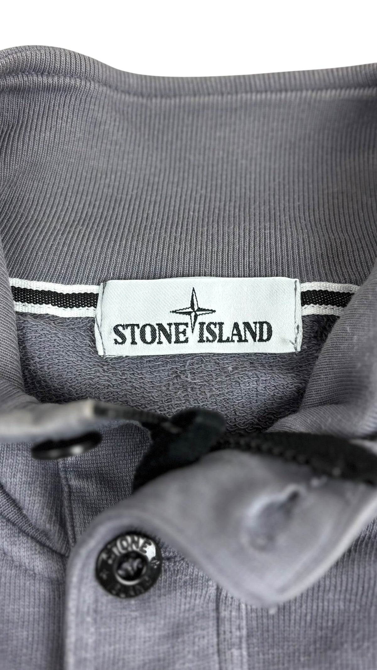 Pull Zippé Stone Island gris taille M - Détail