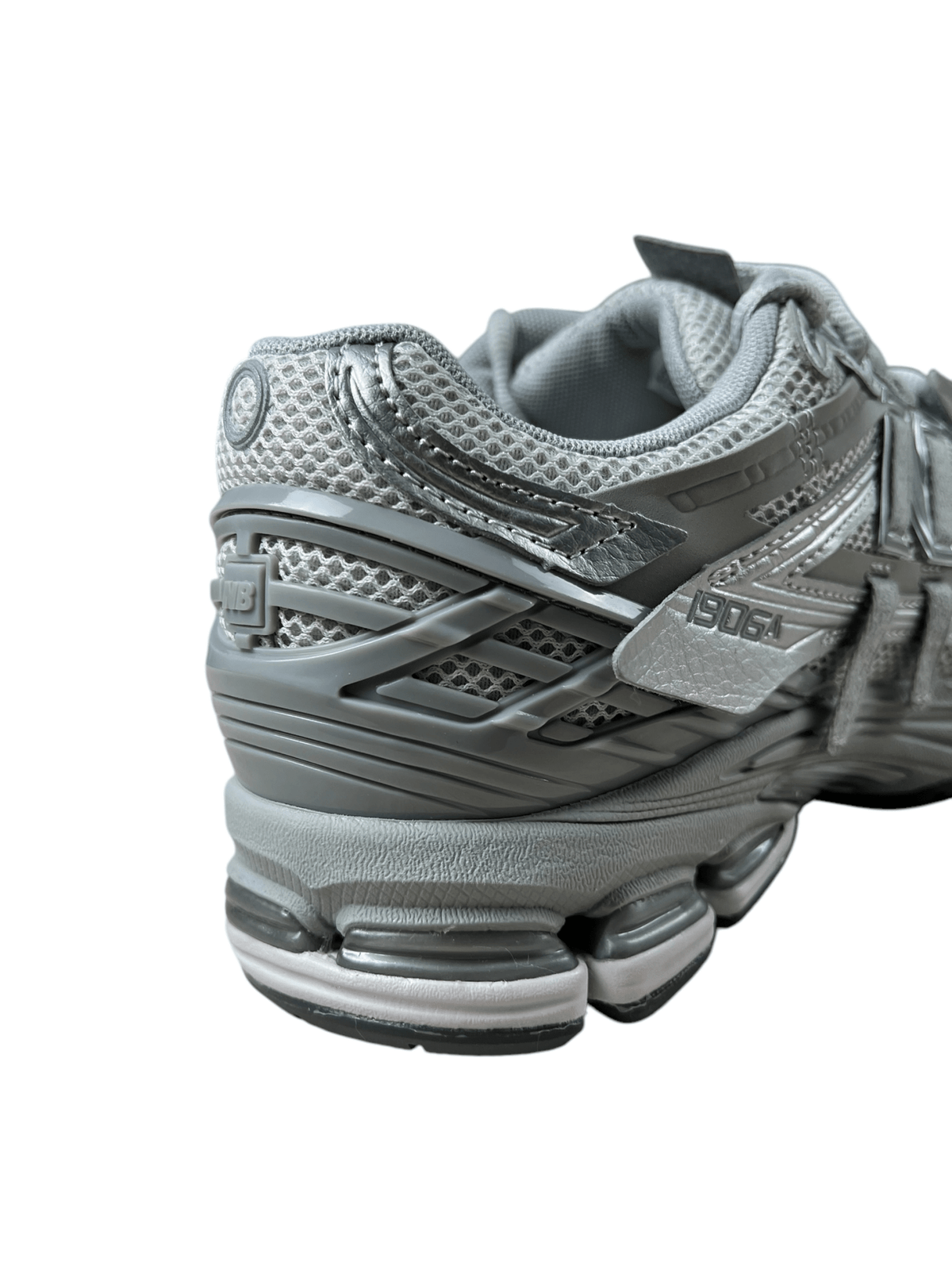 Sneakers New Balance M1906AG grises, pointure 40 1/2 — vue de côté