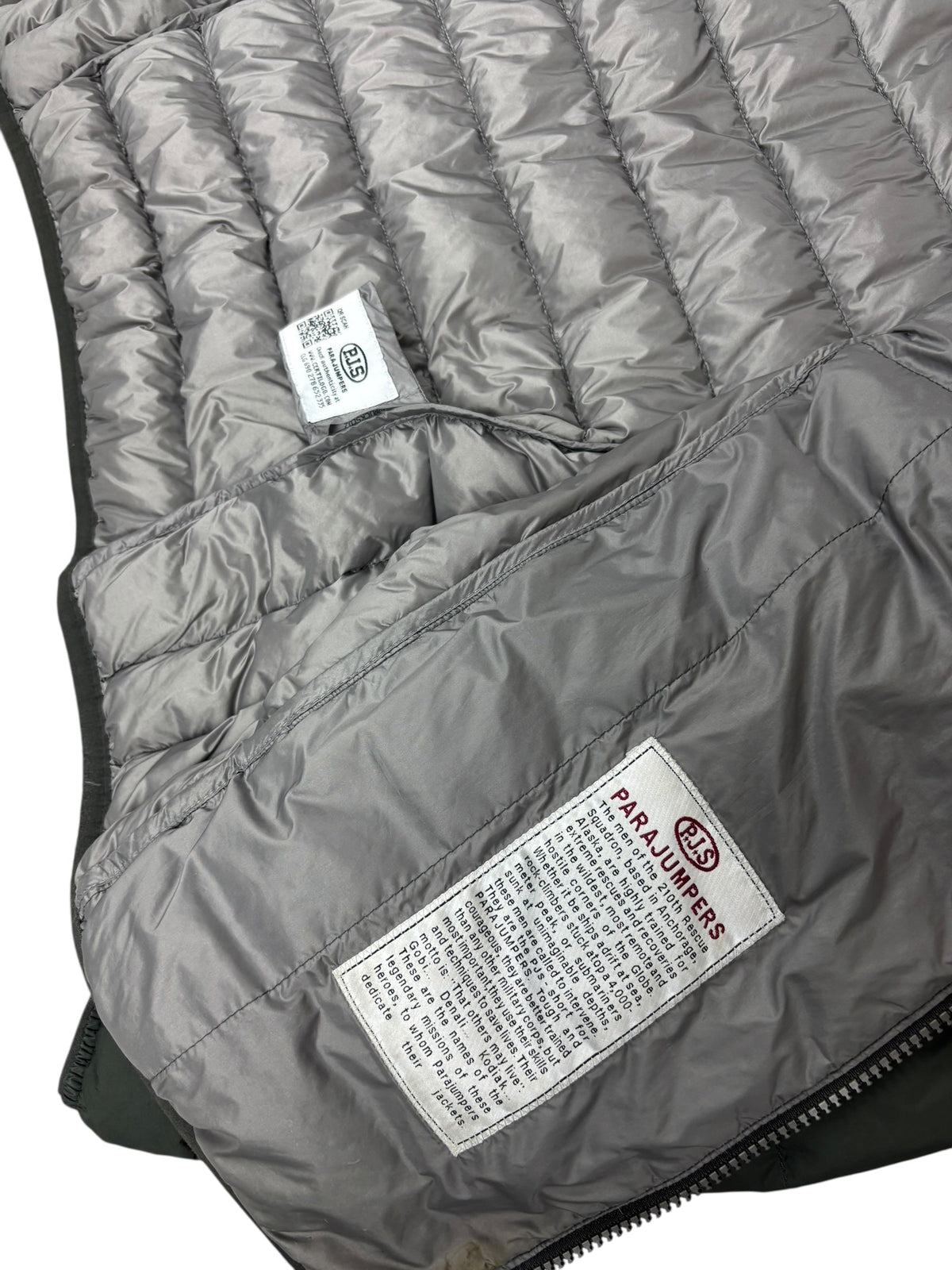 Doudoune Parajumpers kaki taille M - Logo et étiquette